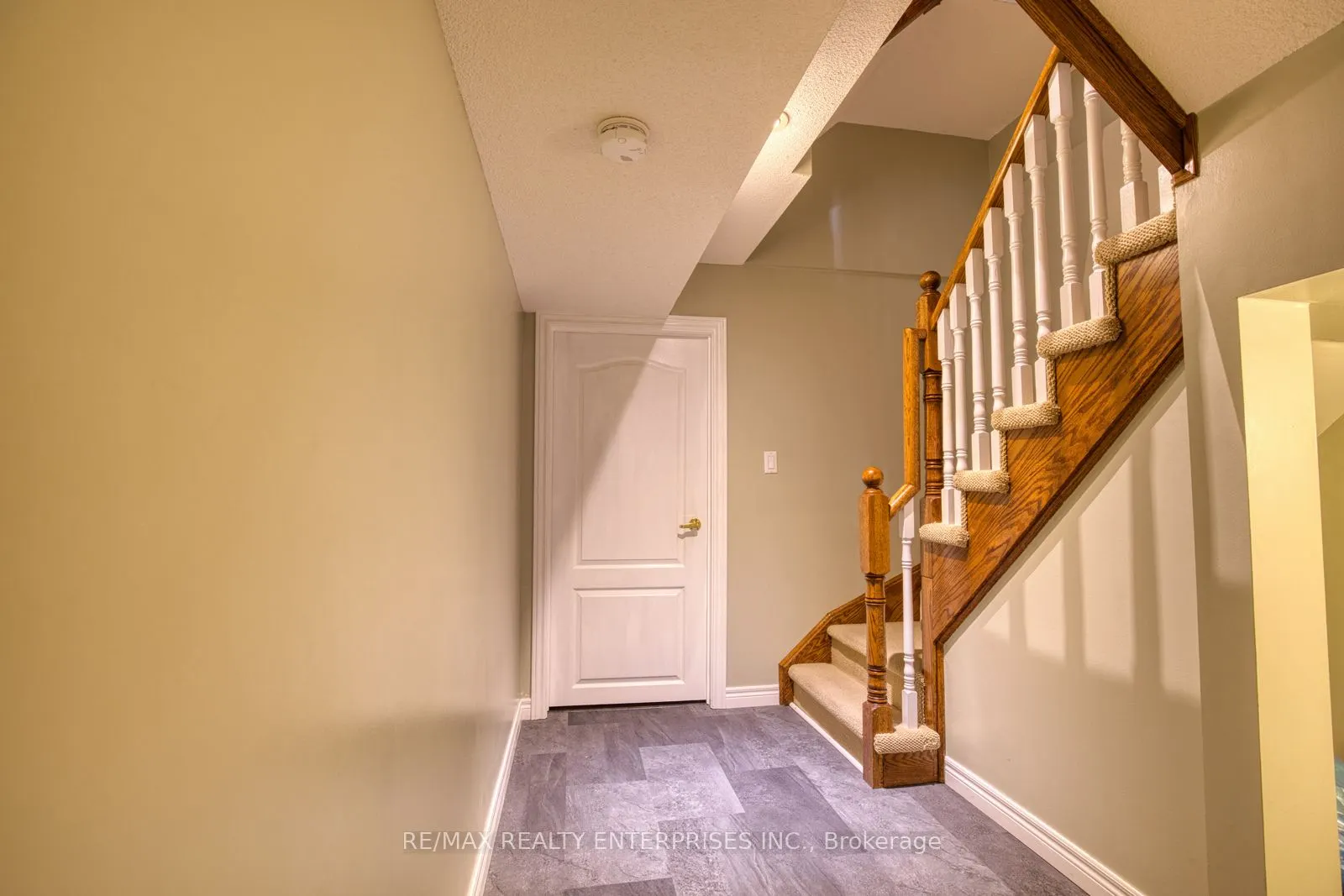 23 Ellen Street, #4