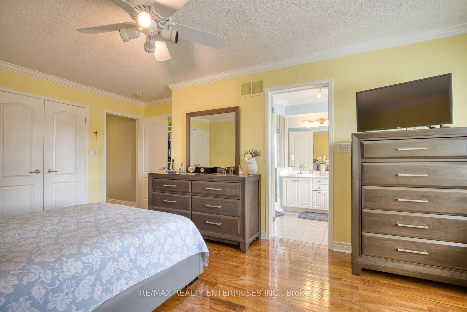 23 Ellen Street, #4