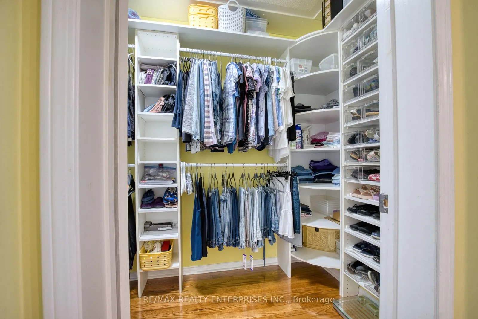 23 Ellen Street, #4
