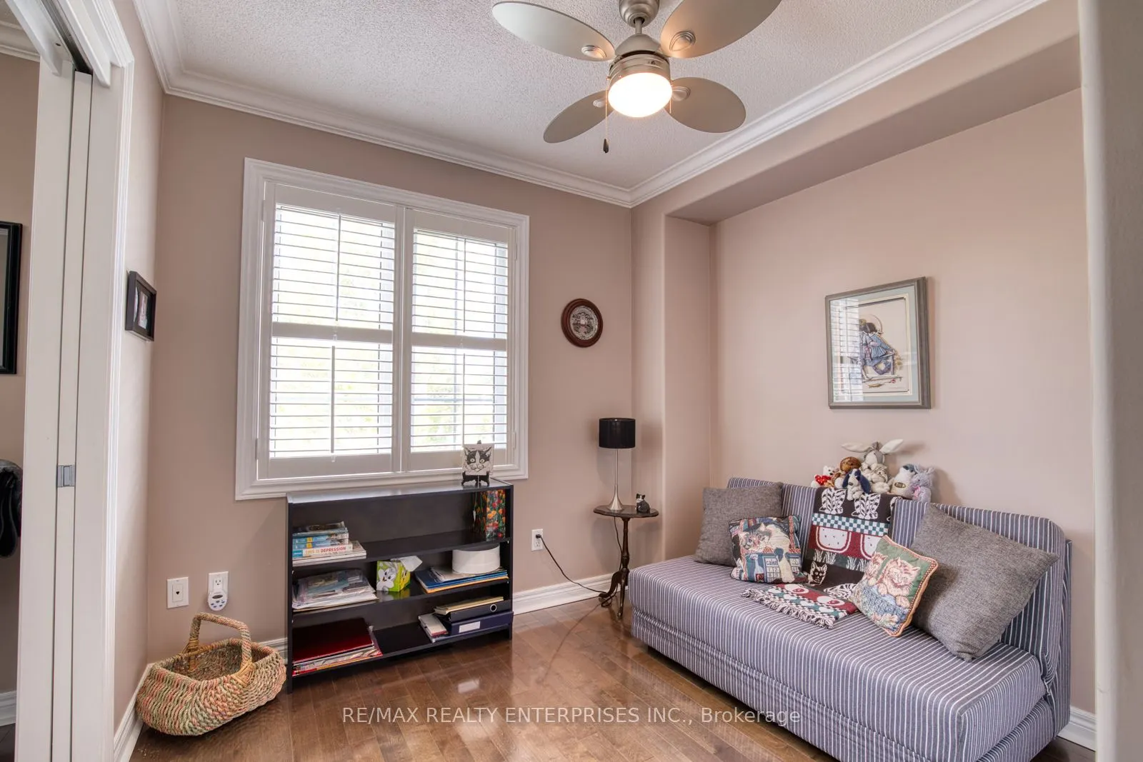 23 Ellen Street, #4