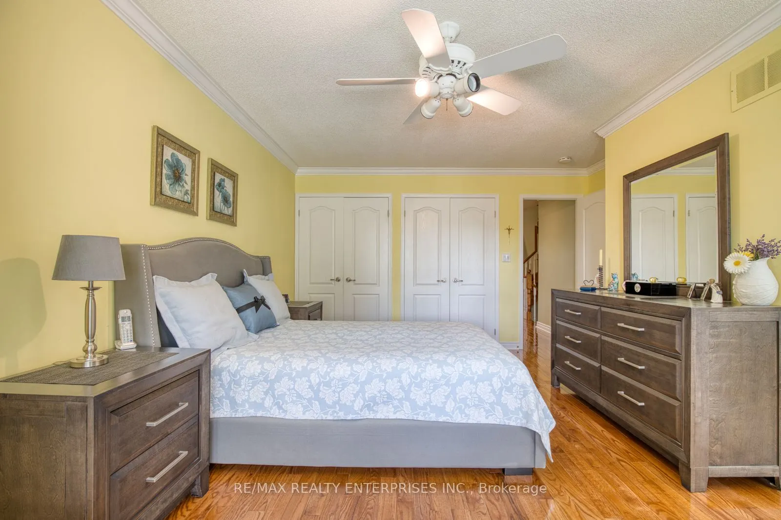 23 Ellen Street, #4