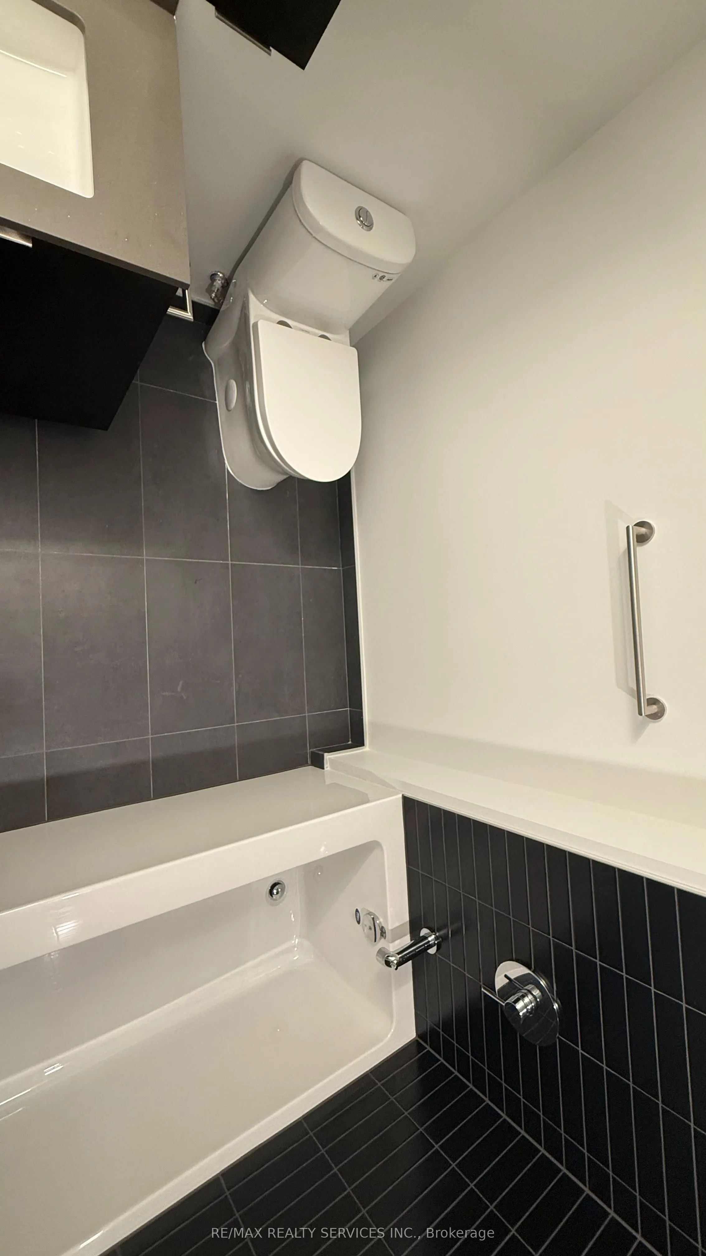 3009 Novar Road, #1121