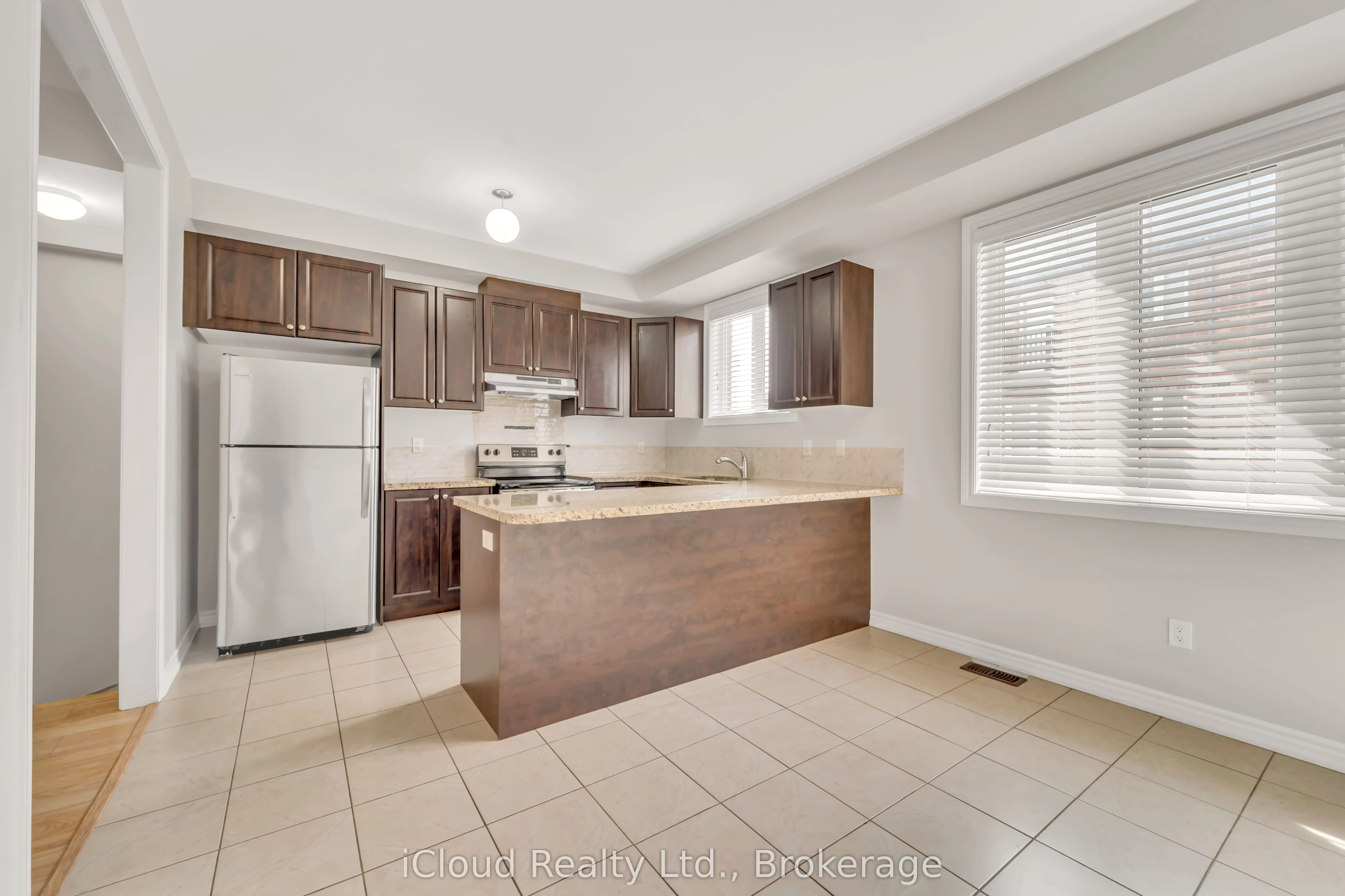 13 Shiff Crescent