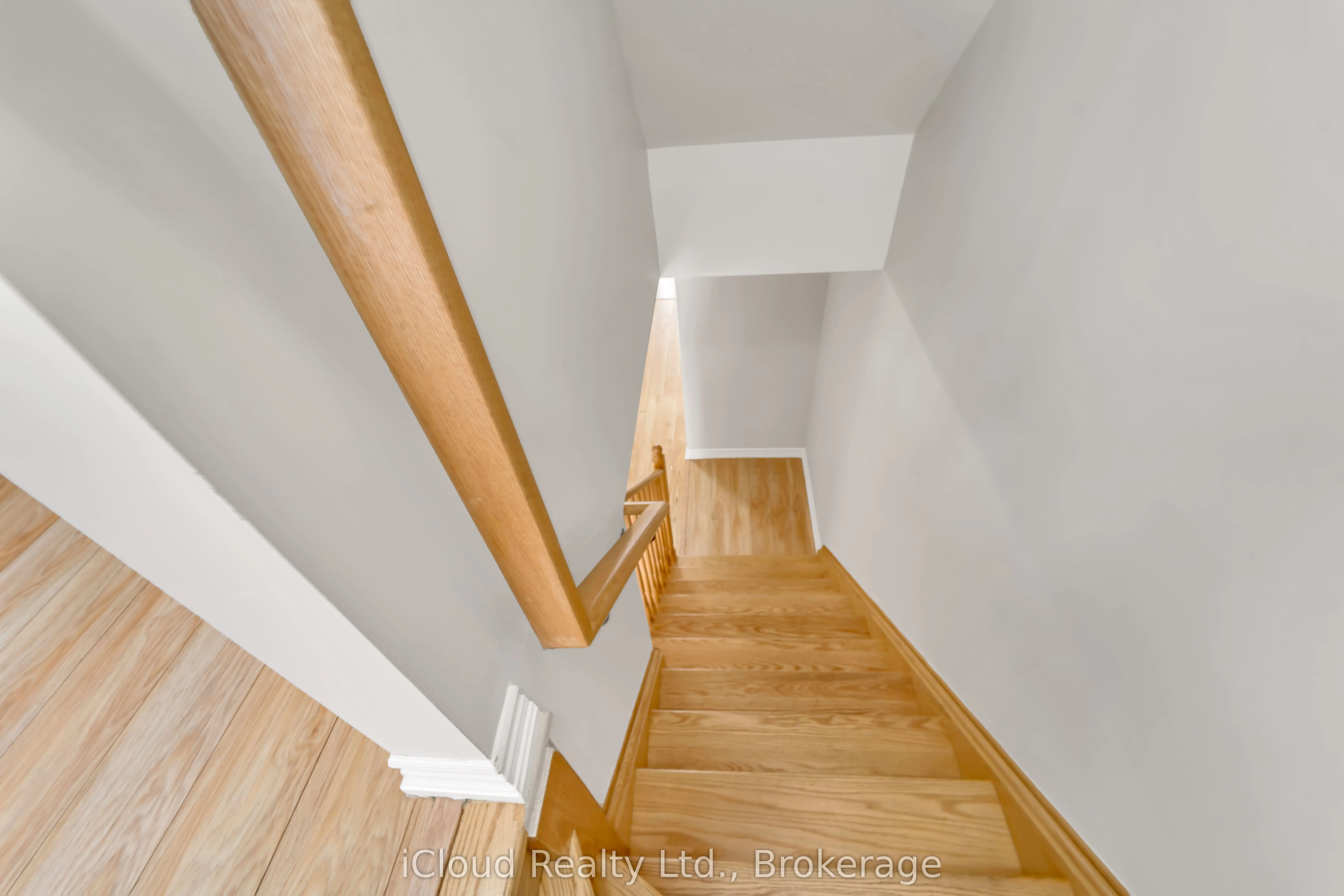 13 Shiff Crescent