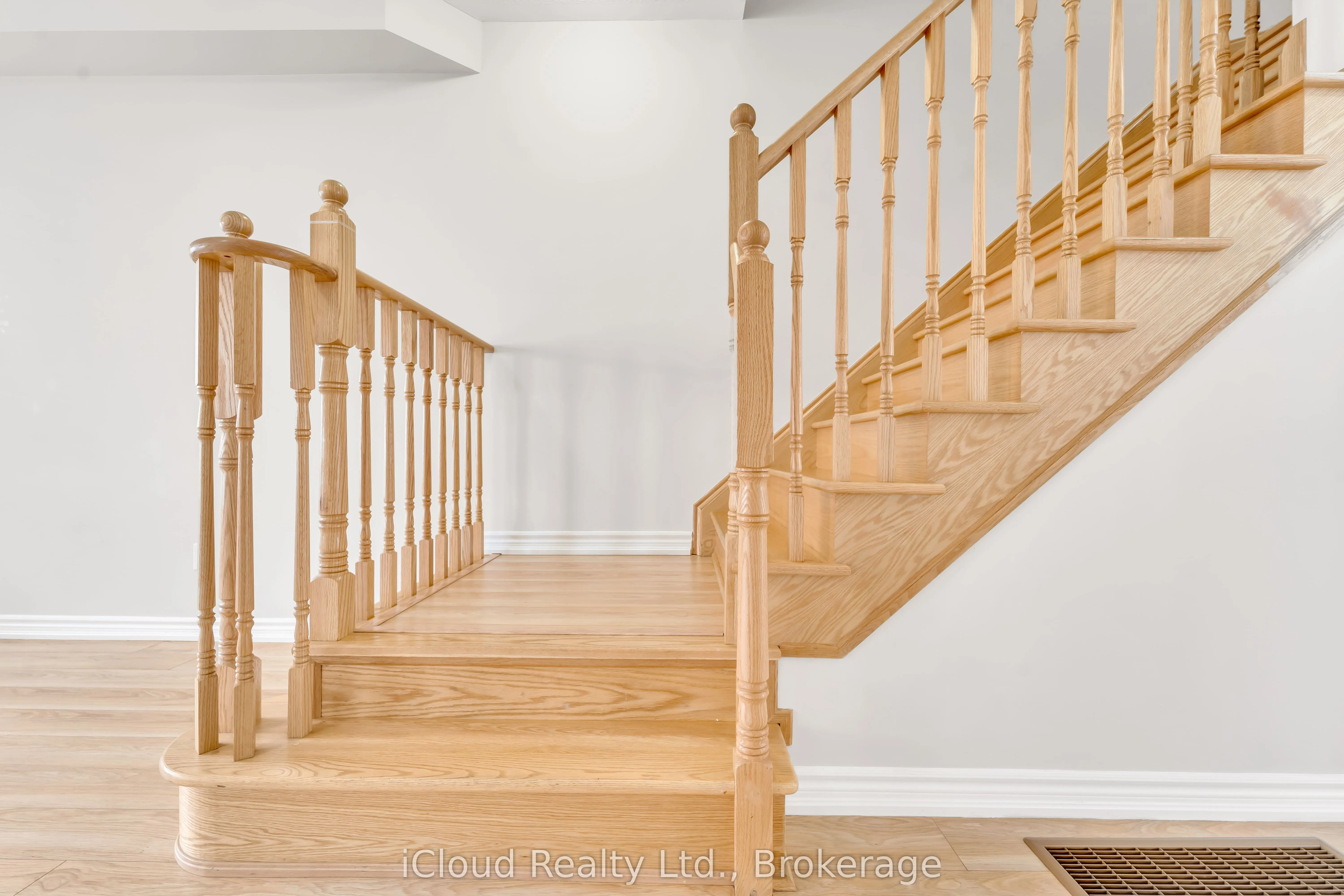 13 Shiff Crescent