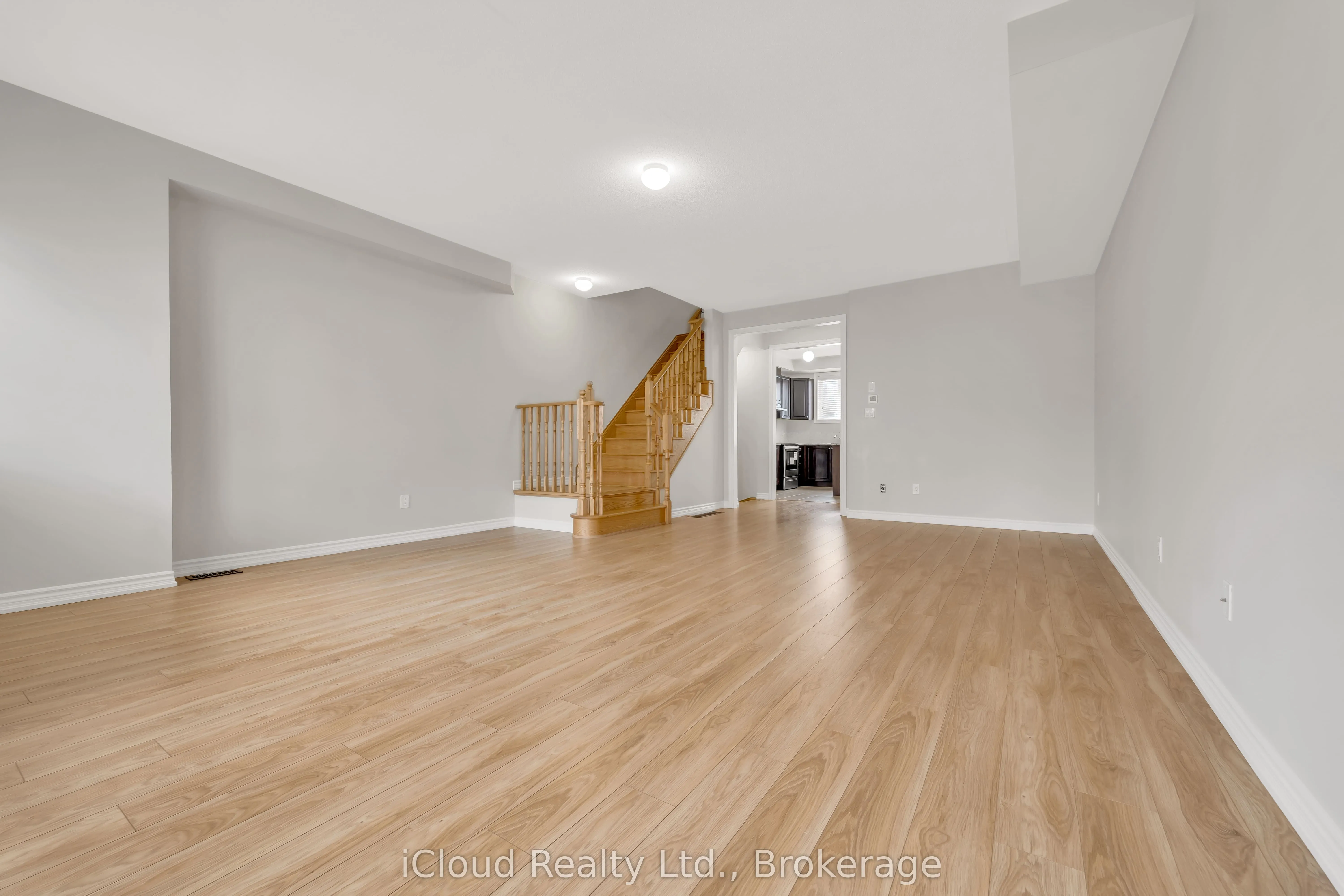 13 Shiff Crescent