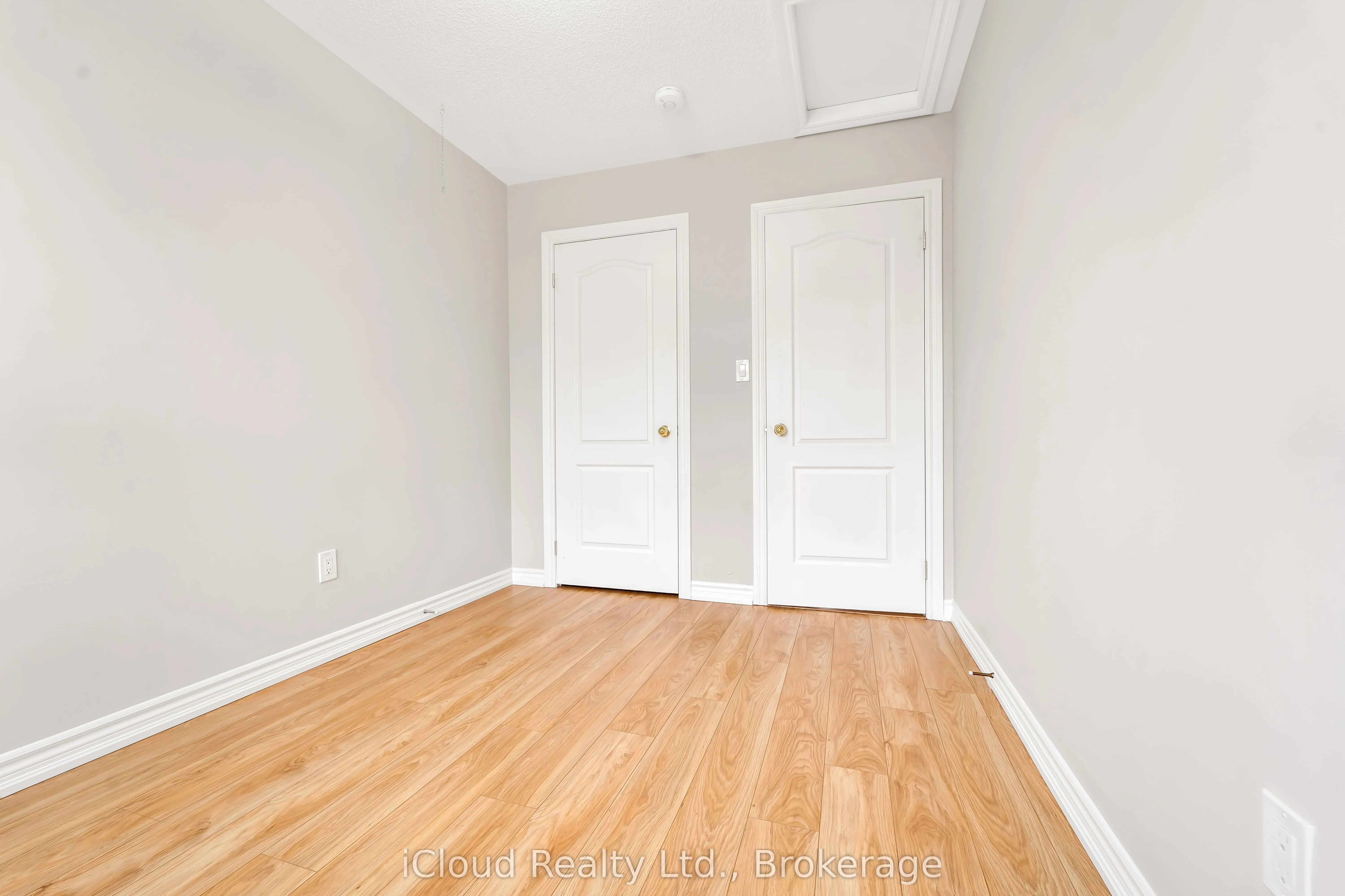 13 Shiff Crescent