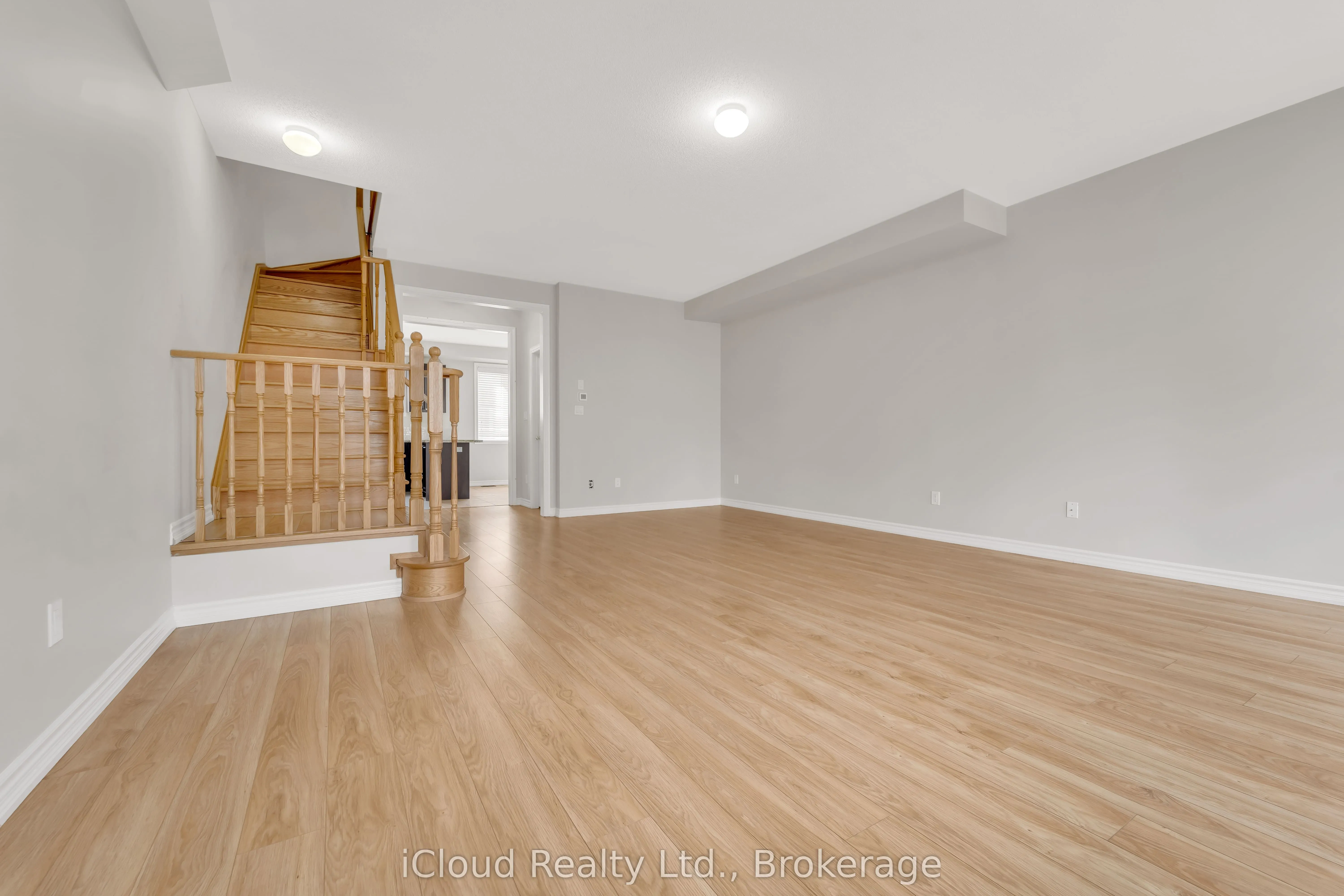 13 Shiff Crescent