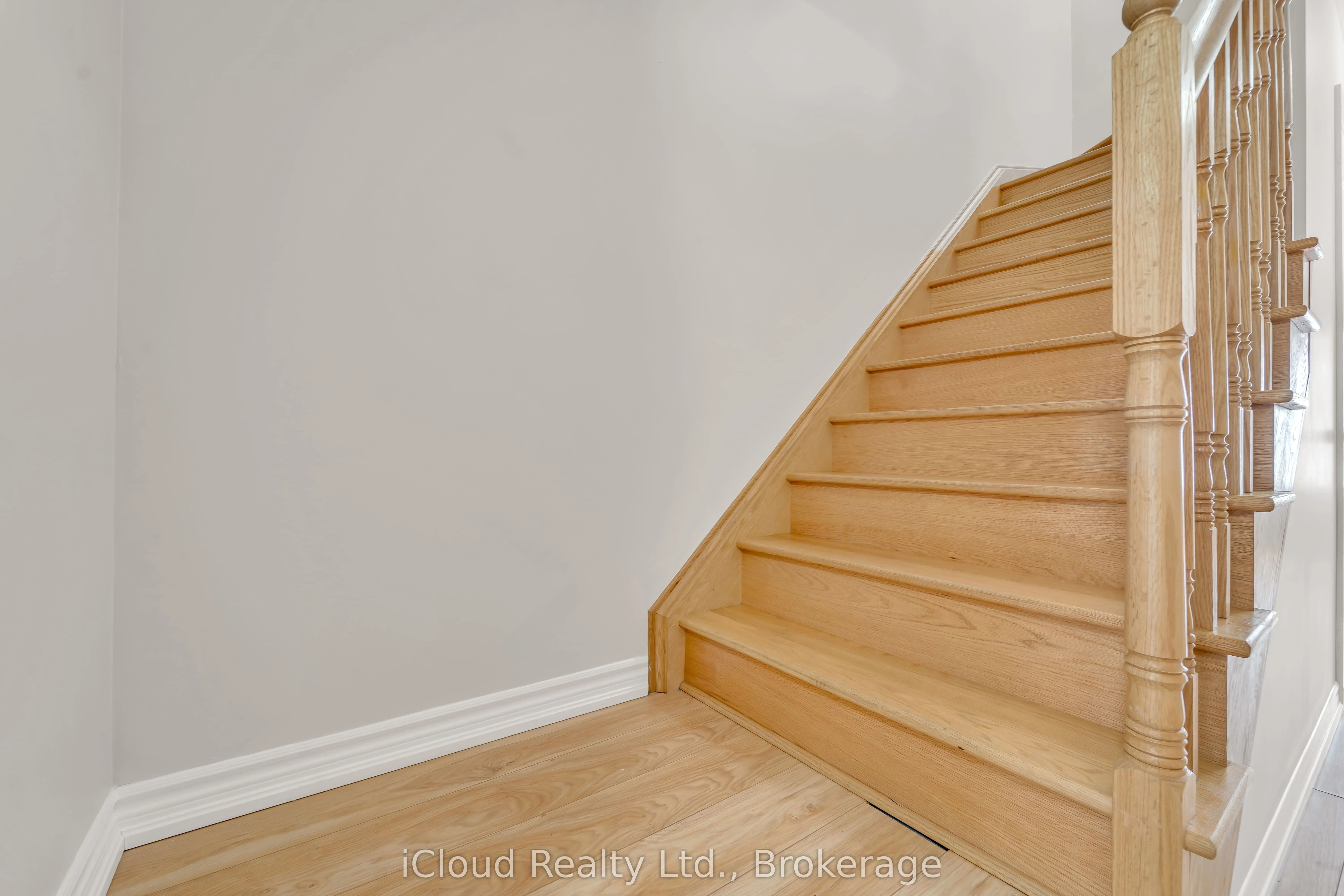 13 Shiff Crescent