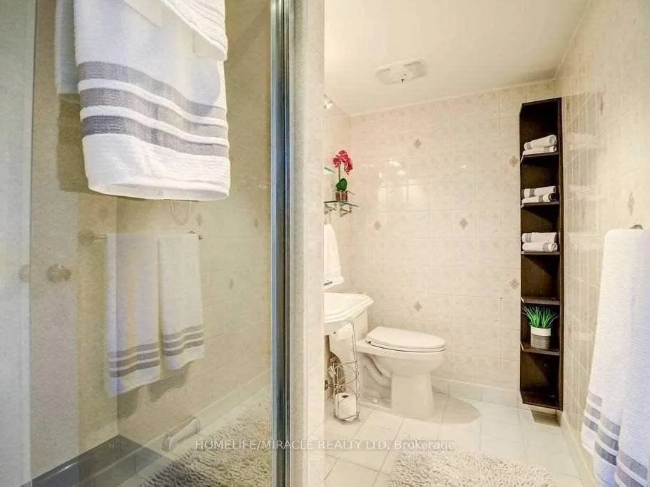 2556 Argyle Road, #803