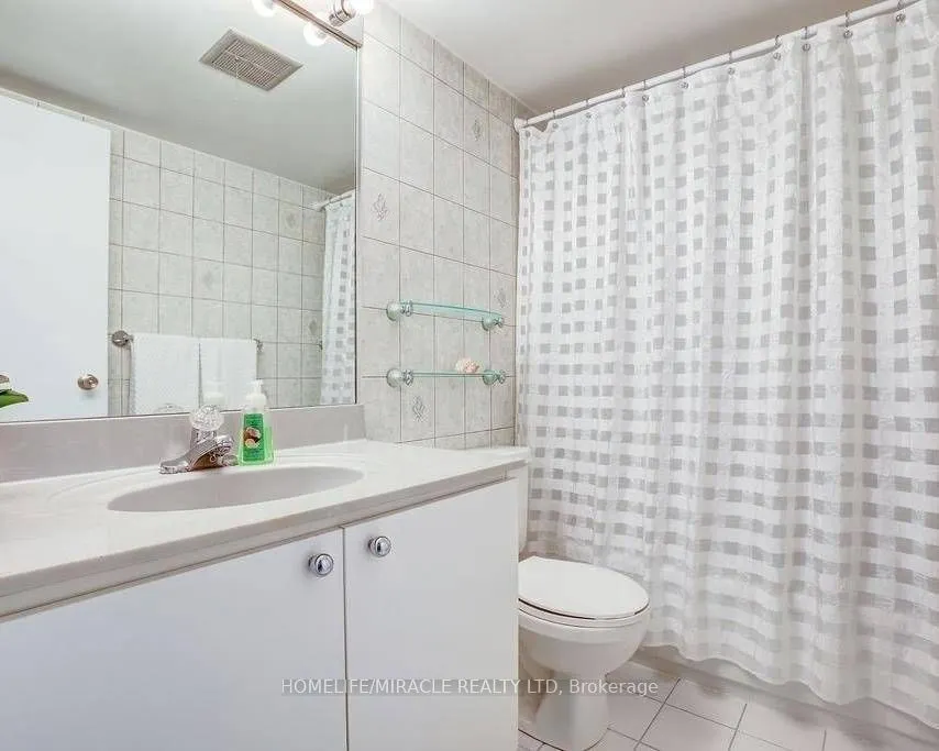 2556 Argyle Road, #803
