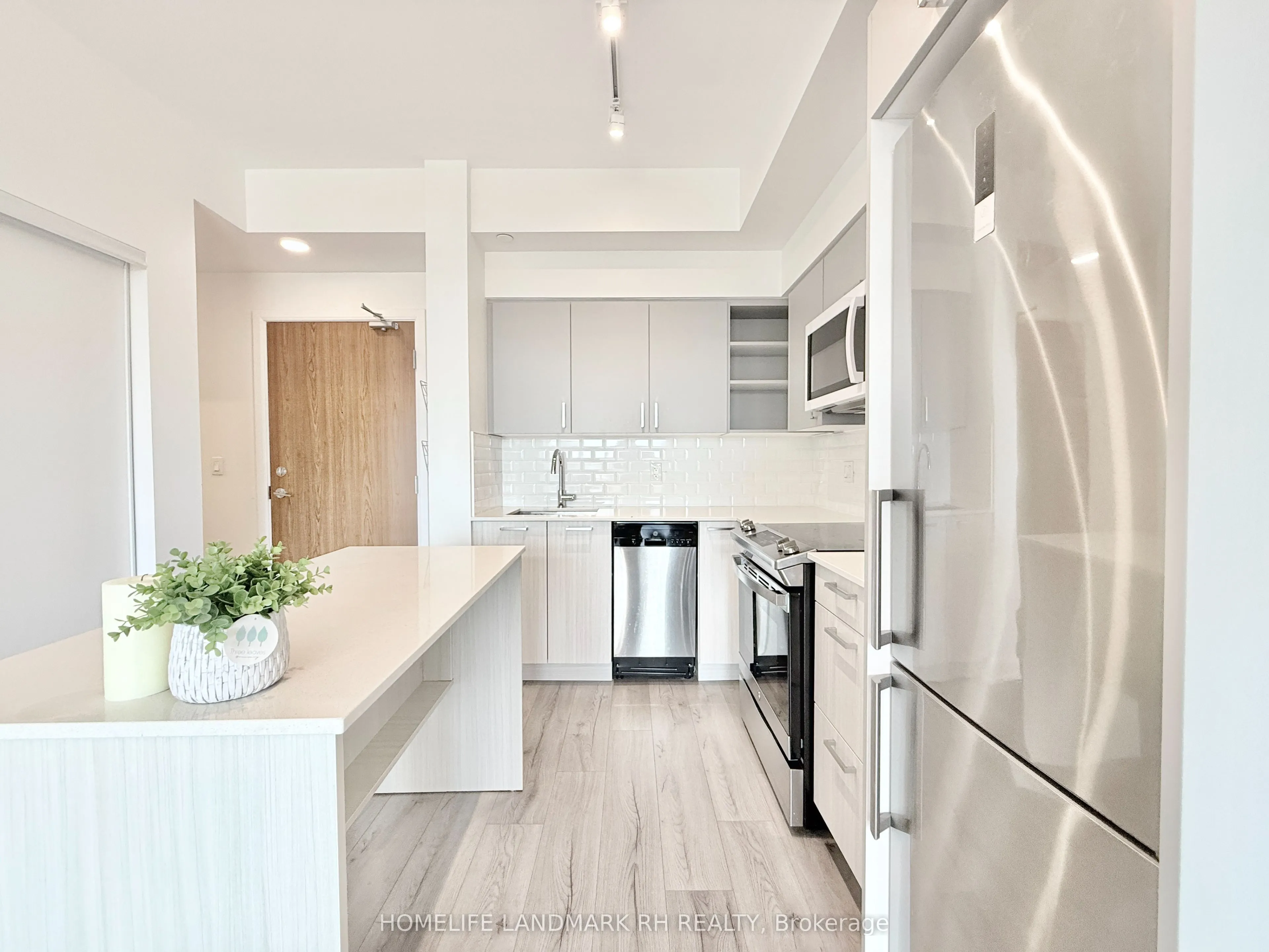 385 Osler Street, #512