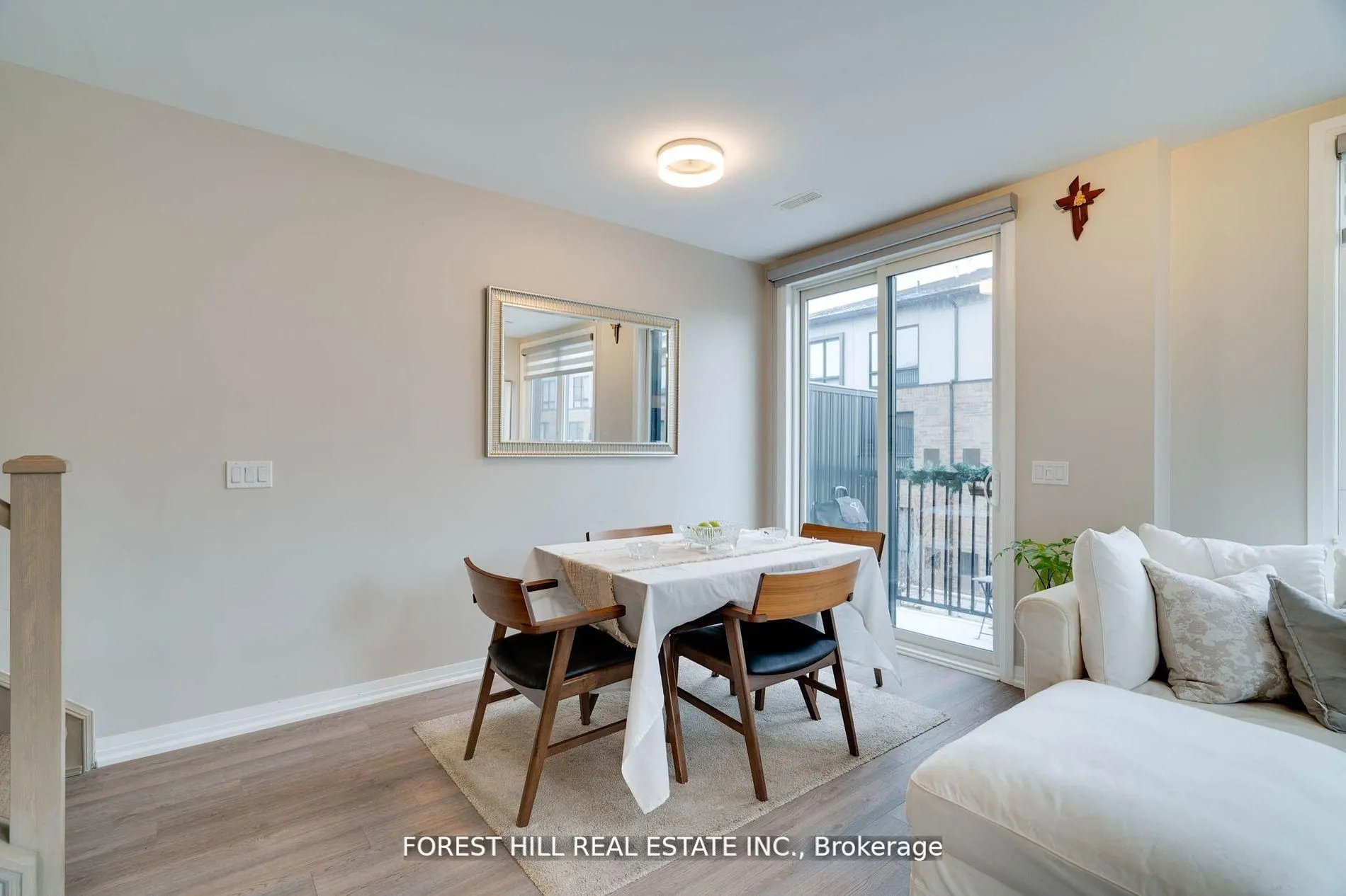 1210 Main Street E, #208