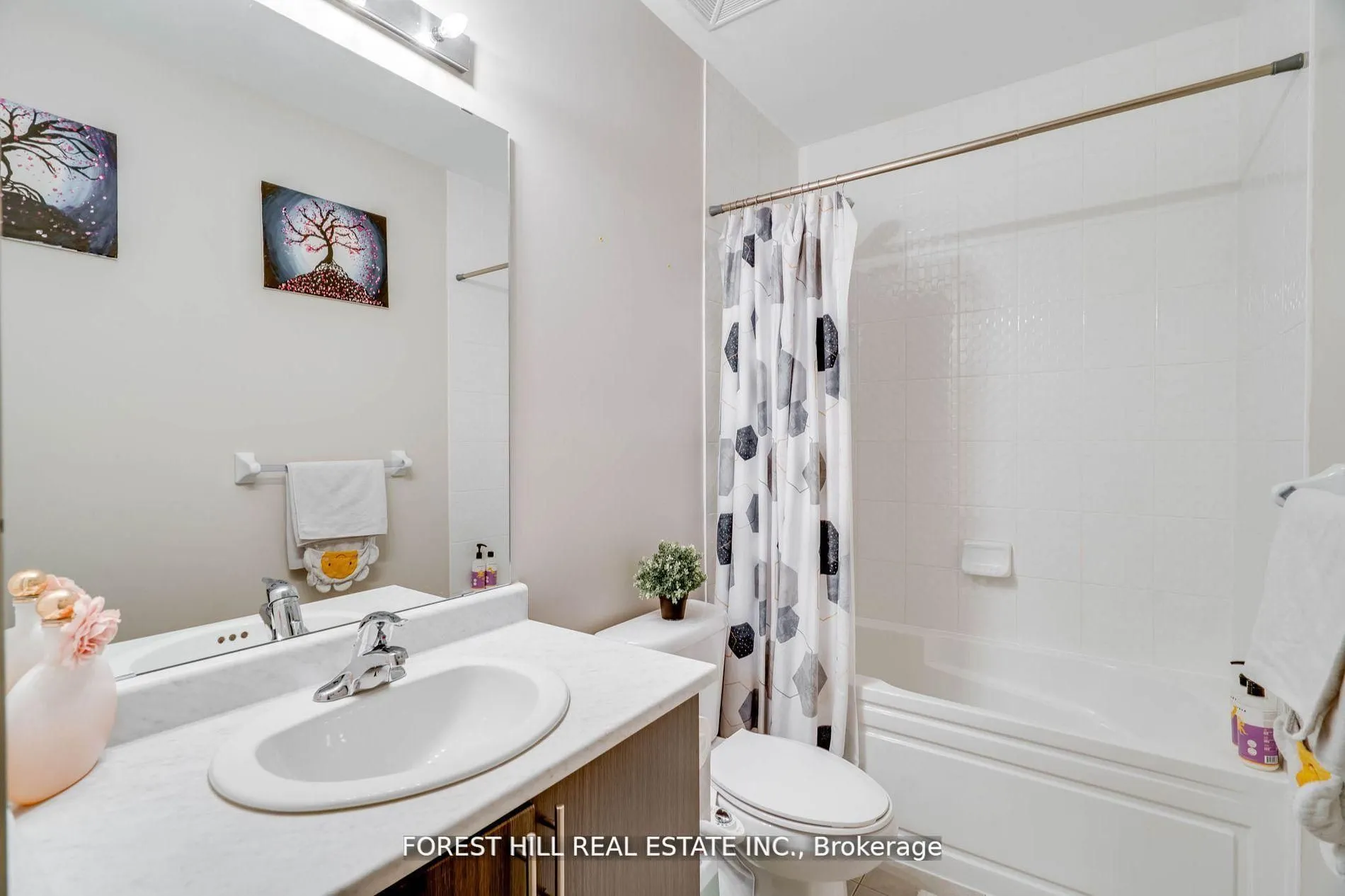 1210 Main Street E, #208