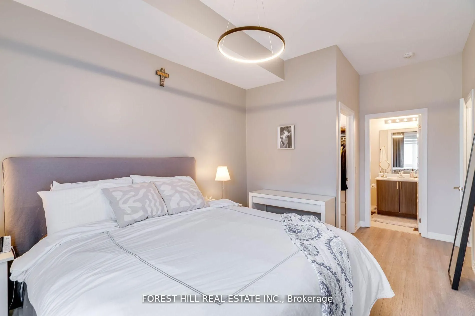 1210 Main Street E, #208