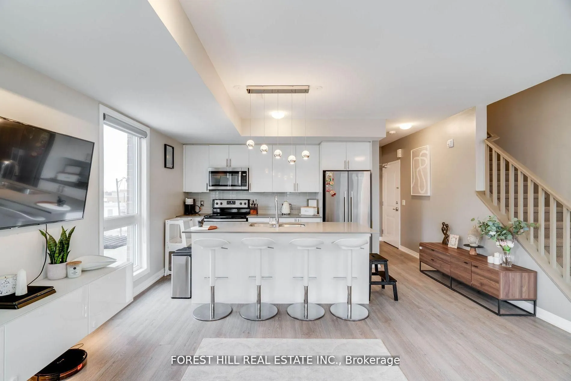 1210 Main Street E, #208