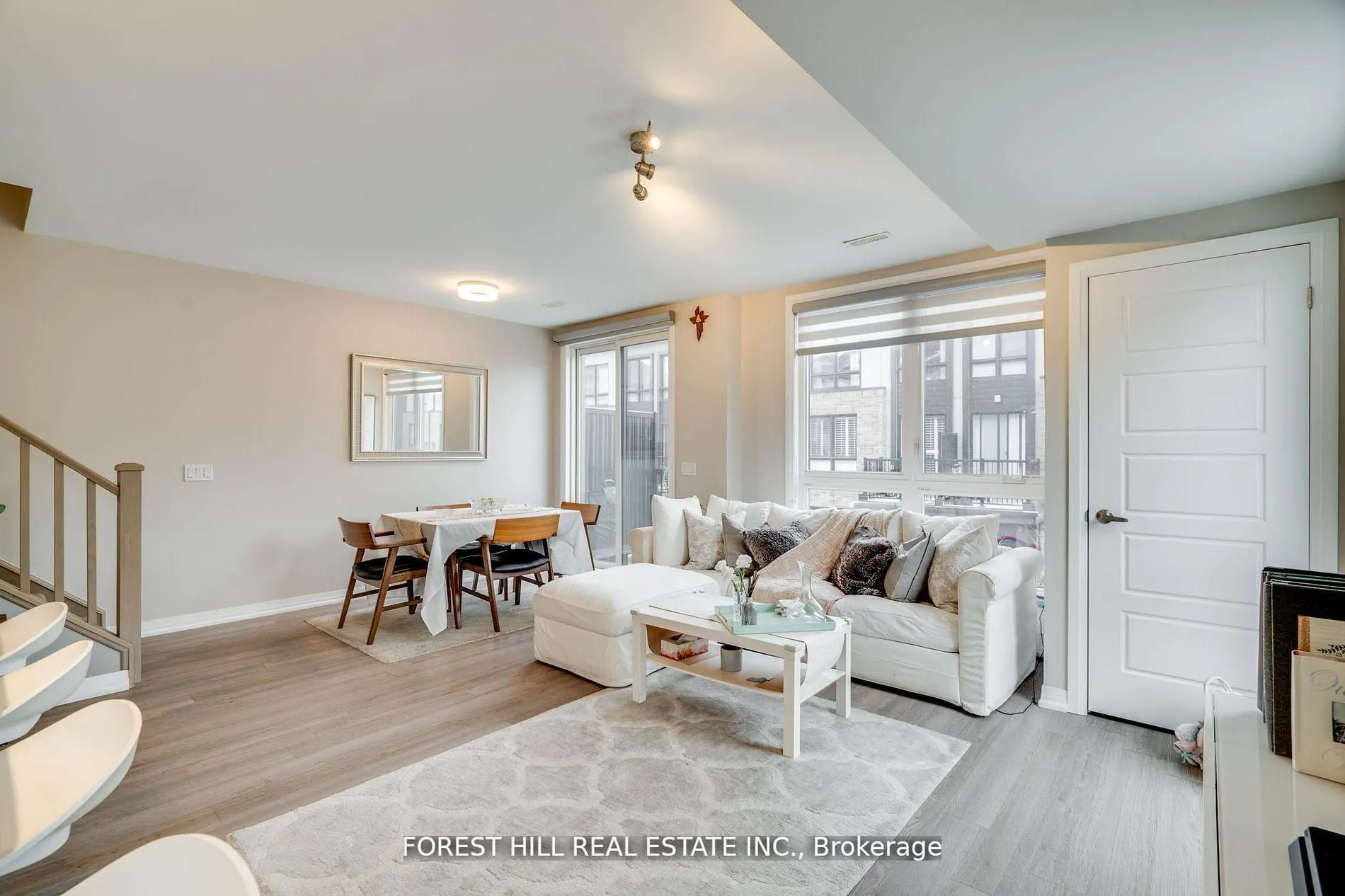 1210 Main Street E, #208