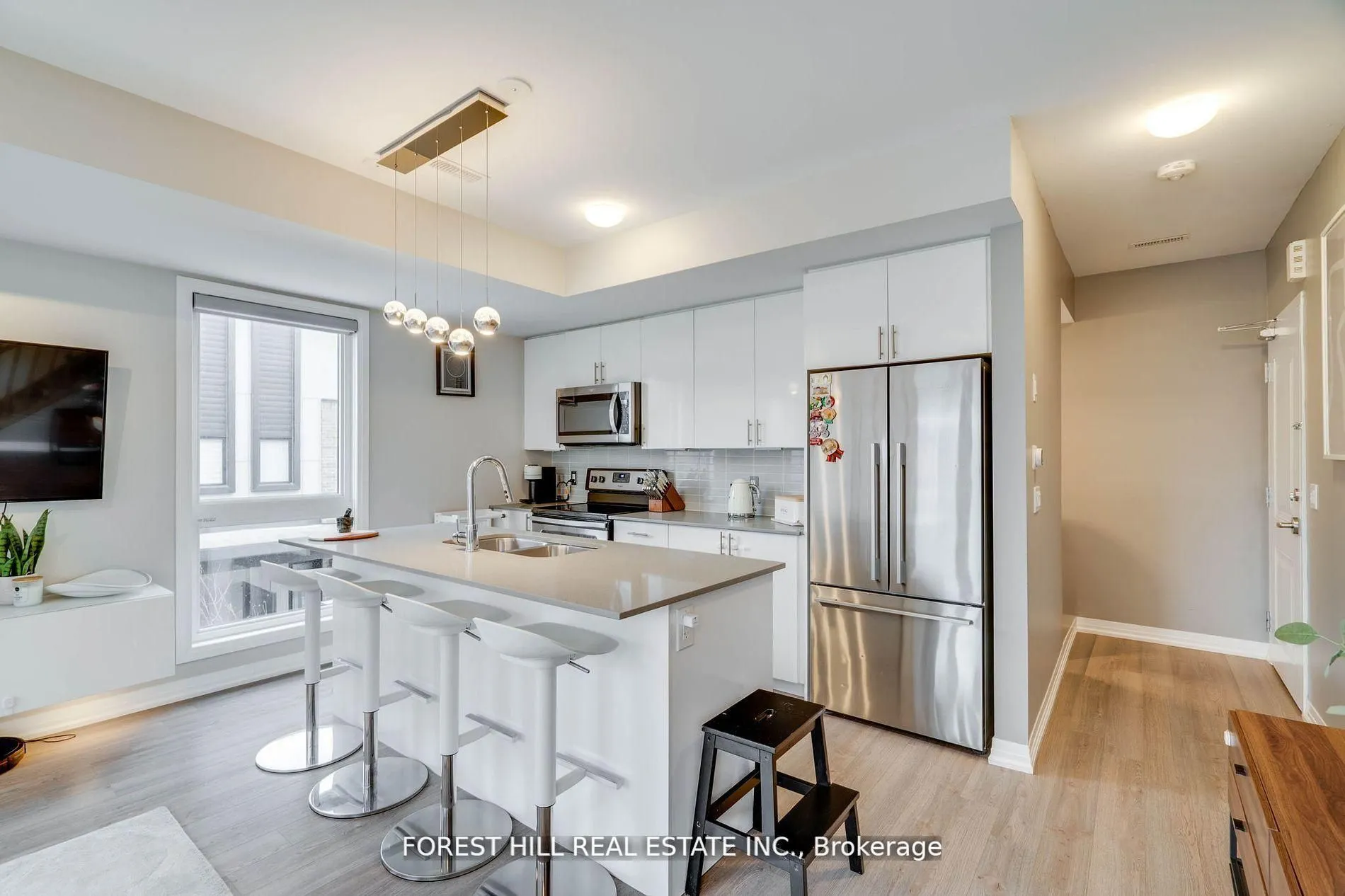 1210 Main Street E, #208