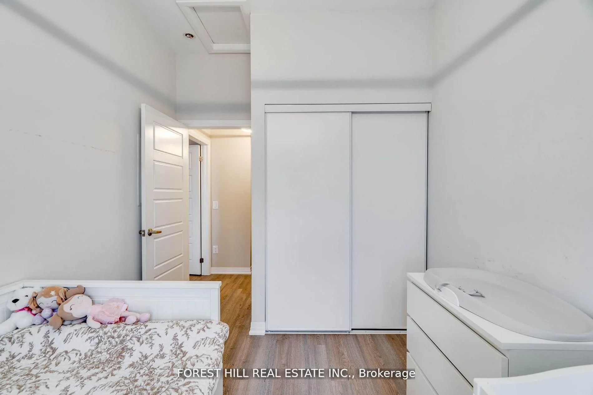 1210 Main Street E, #208