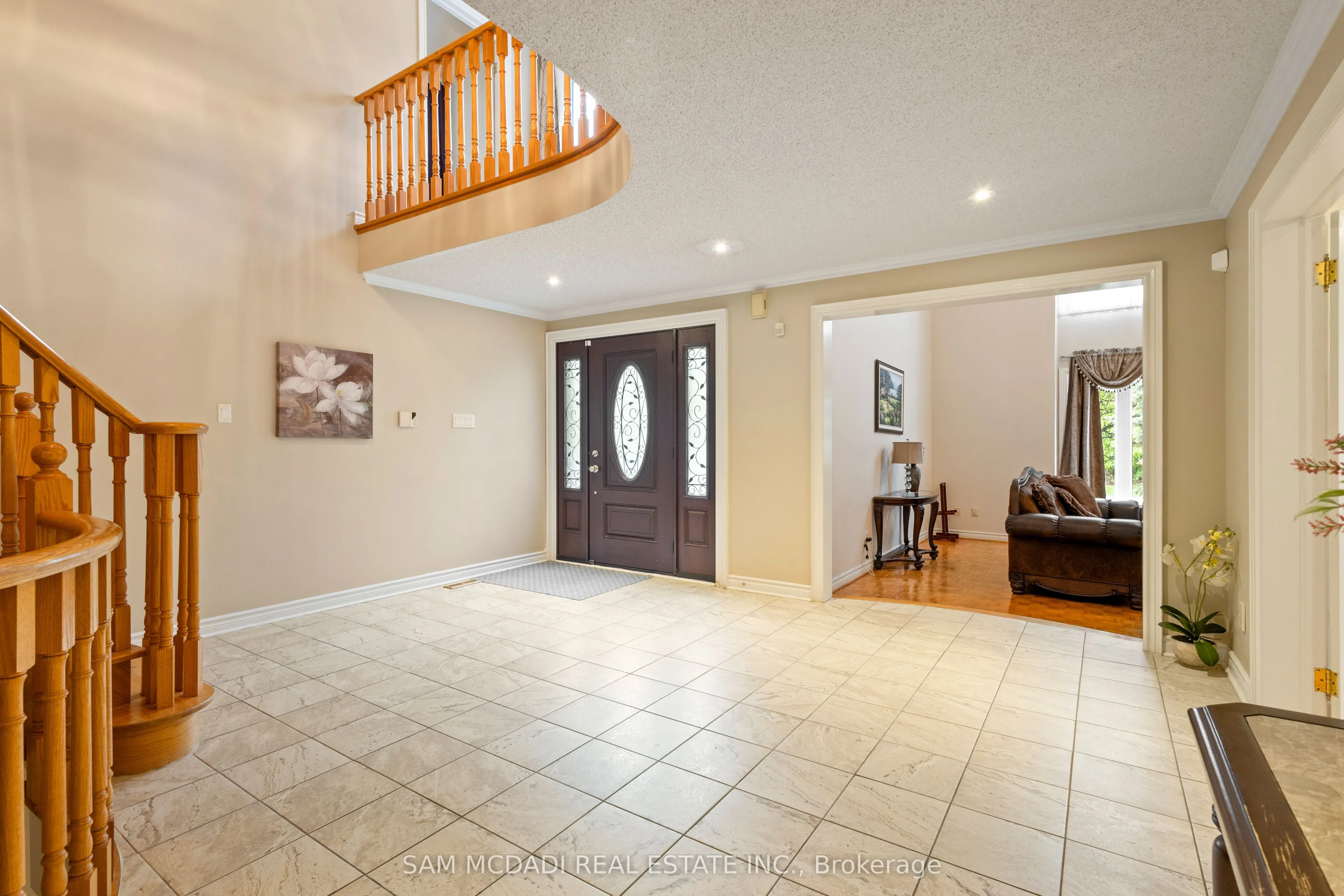 2492 Erin Centre Boulevard