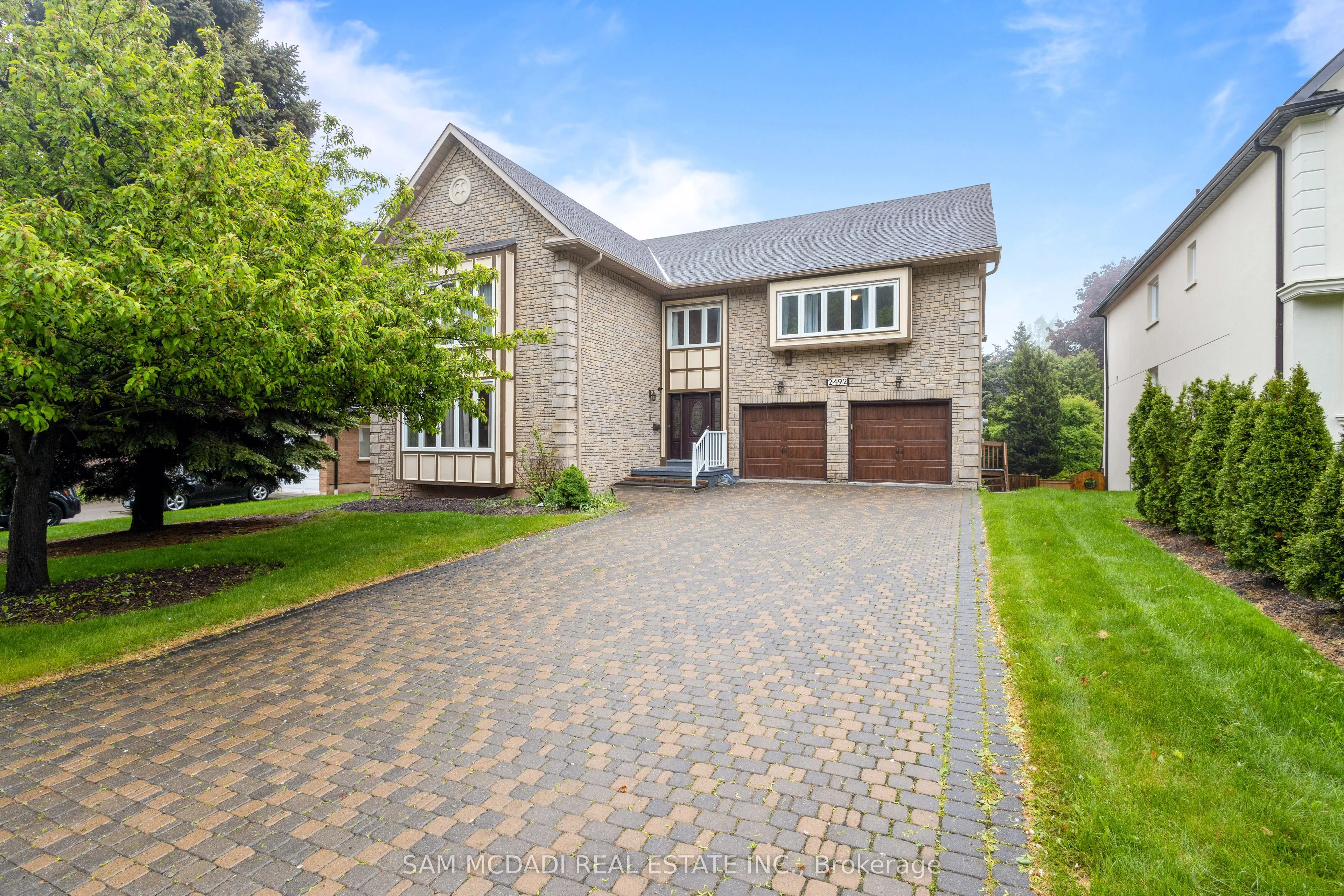 2492 Erin Centre Boulevard