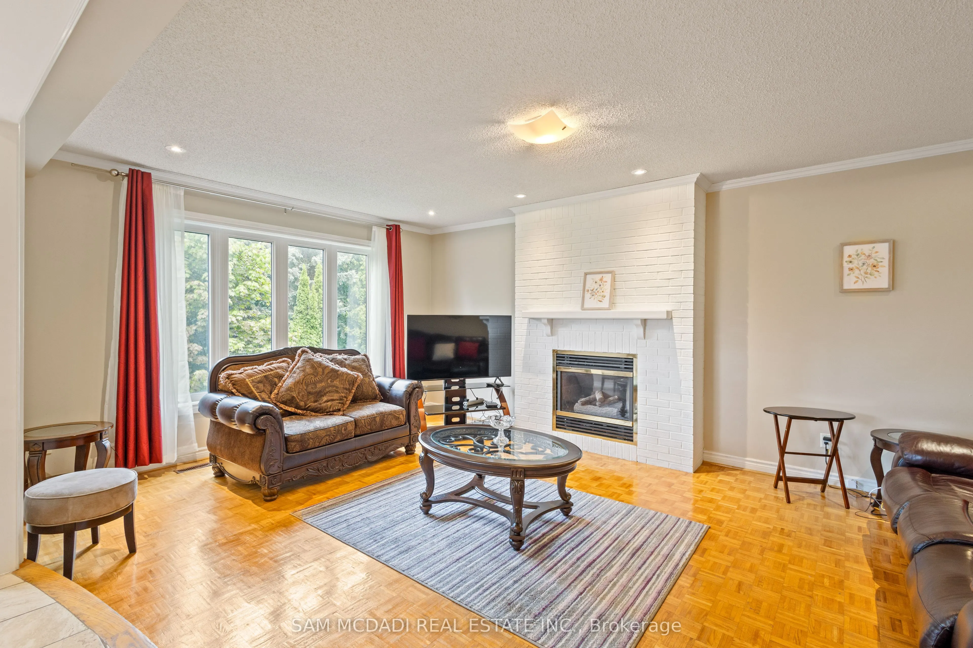 2492 Erin Centre Boulevard