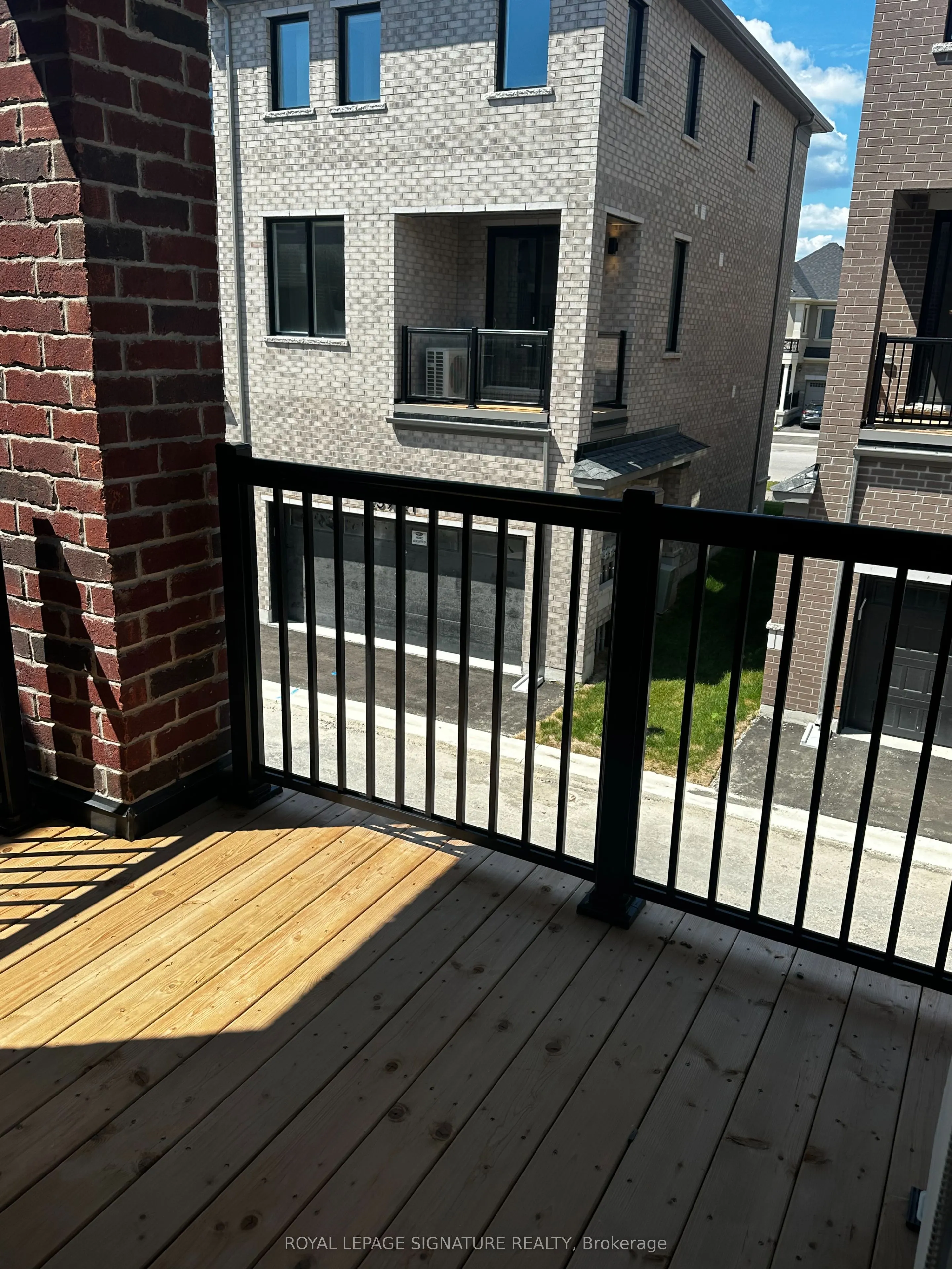 1259 Lily Crescent, #11