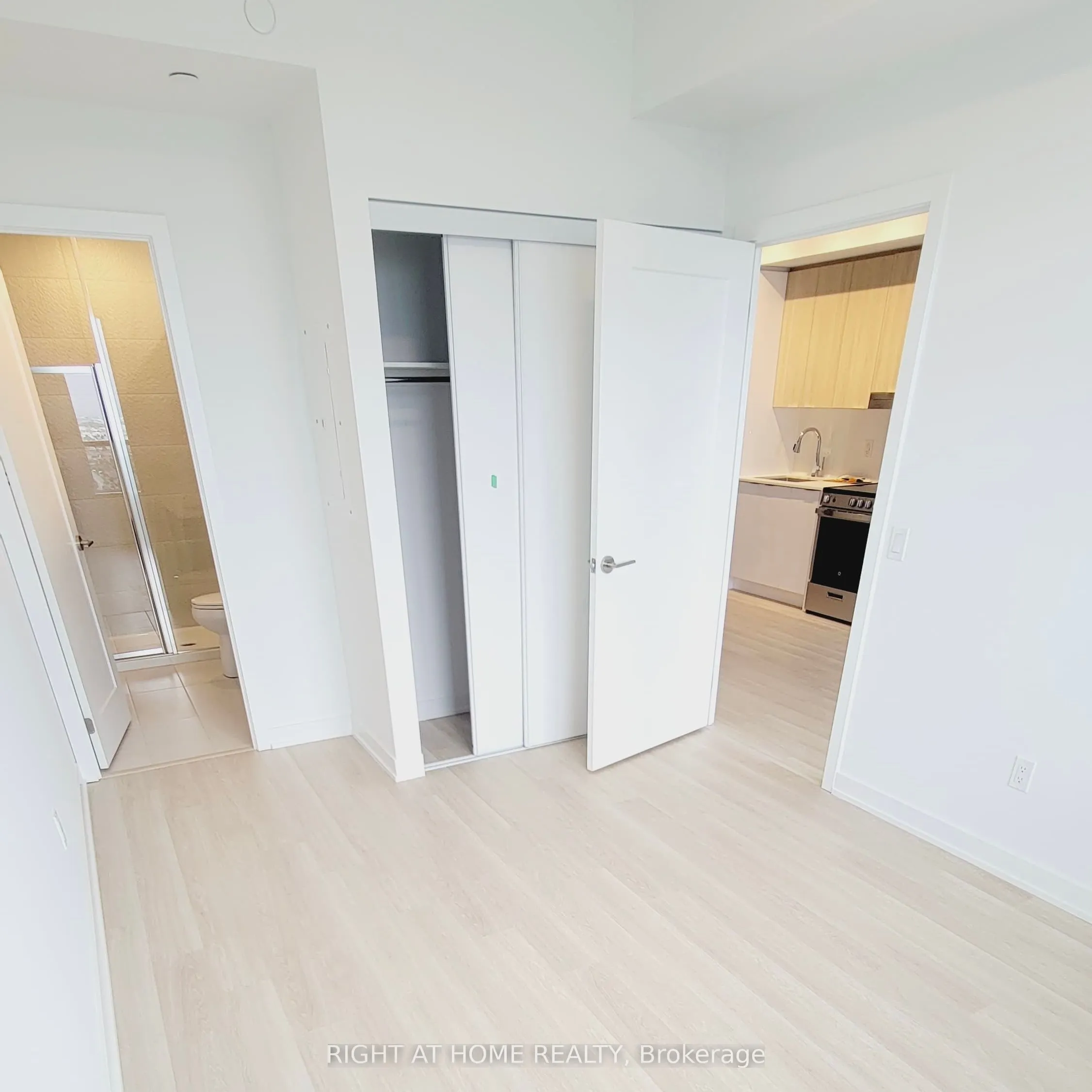 5105 Hurontario Street, #3001