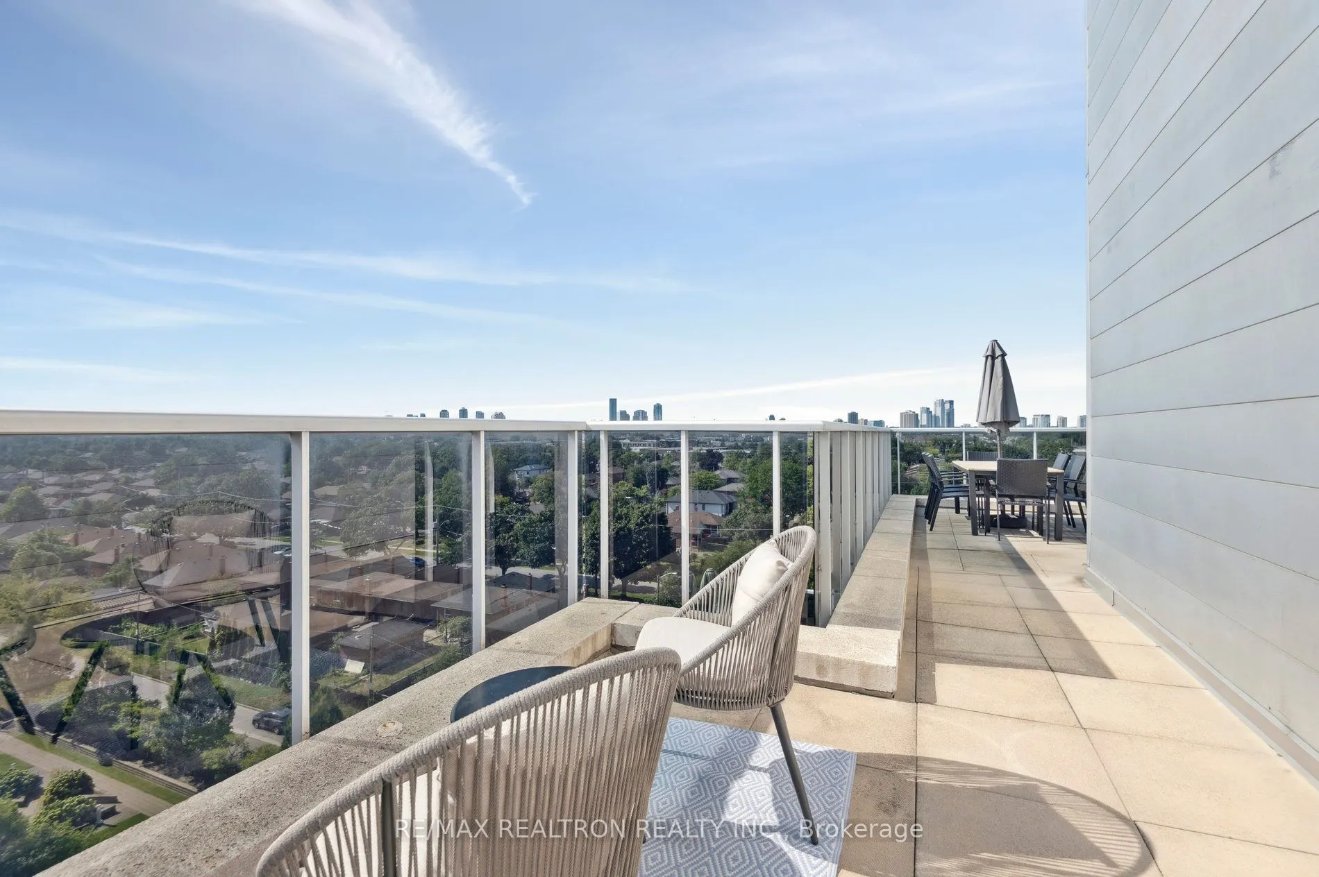 1040 The Queensway Avenue, #901