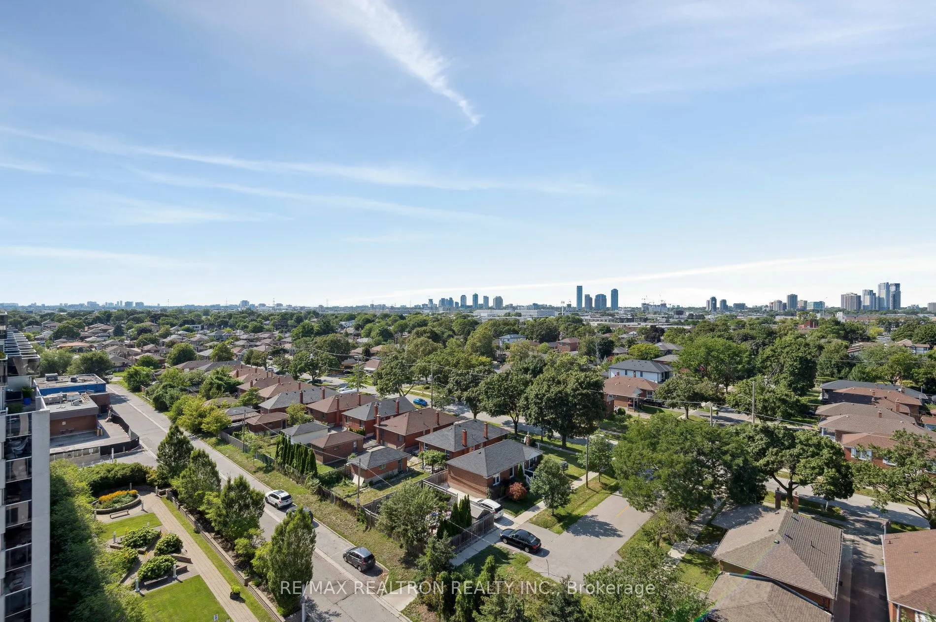 1040 The Queensway Avenue, #901