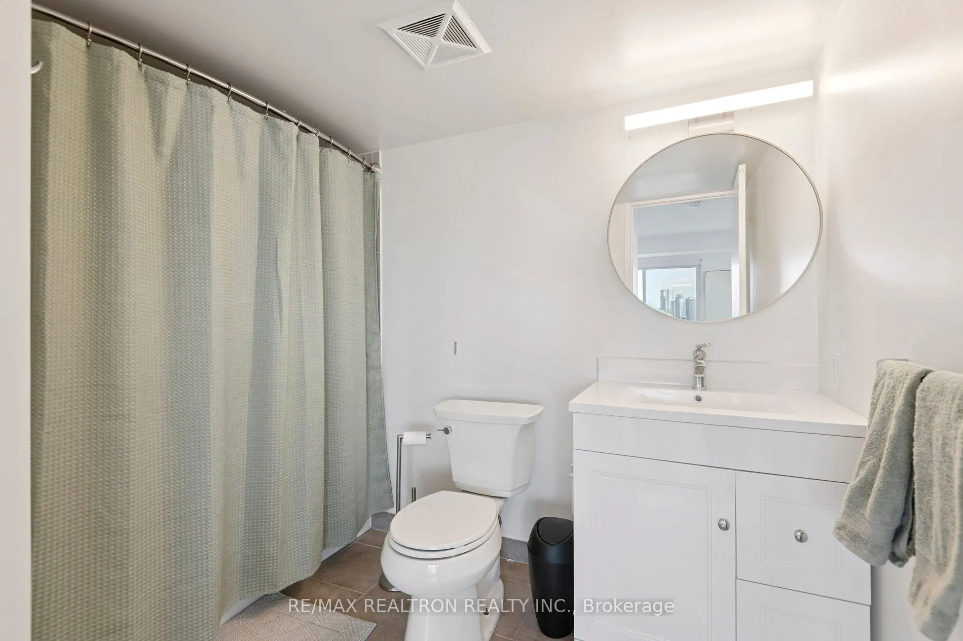 1040 The Queensway Avenue, #901