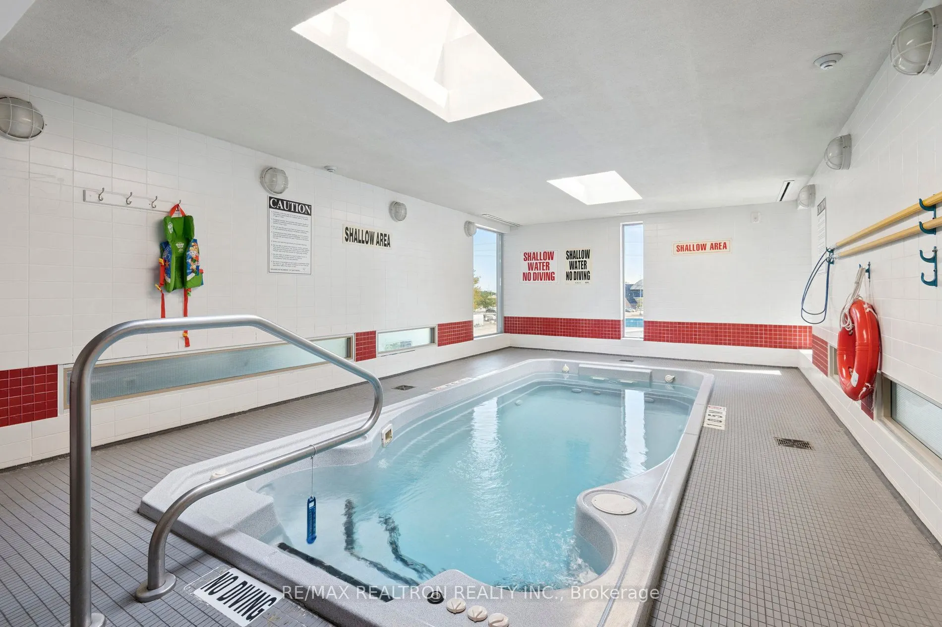 1040 The Queensway Avenue, #901
