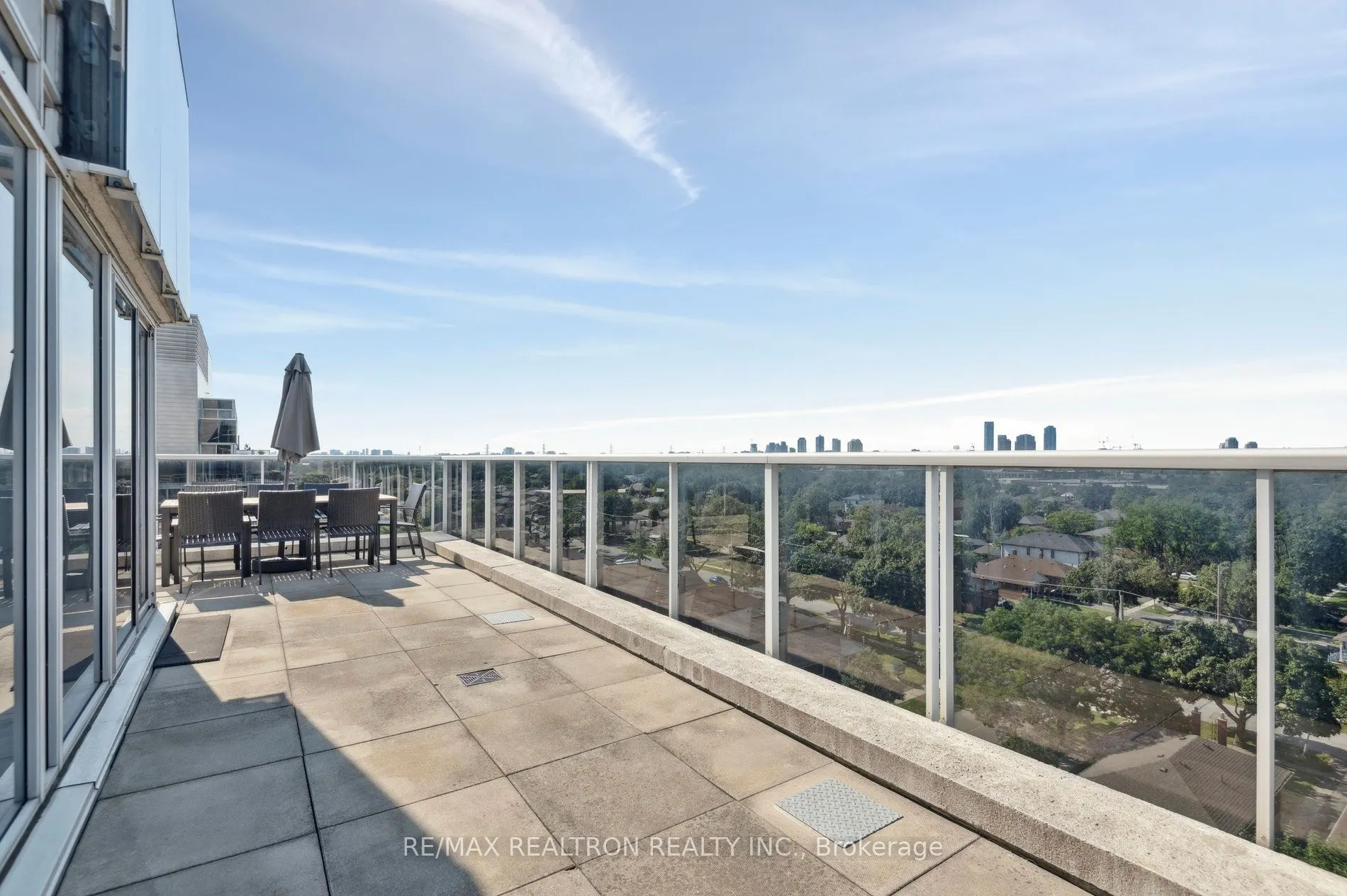 1040 The Queensway Avenue, #901