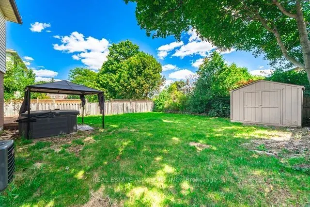 4 Parkend Avenue