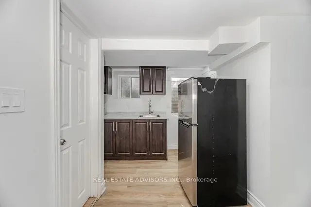 4 Parkend Avenue