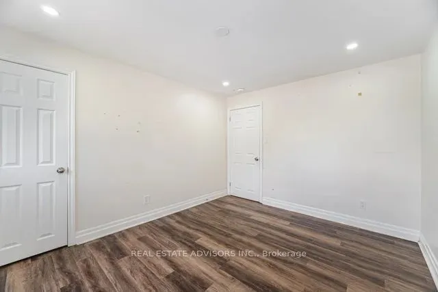 4 Parkend Avenue