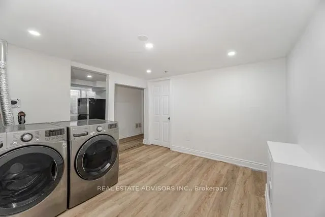 4 Parkend Avenue