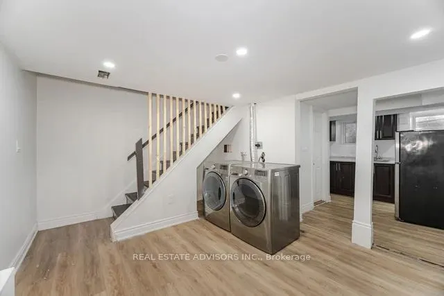 4 Parkend Avenue