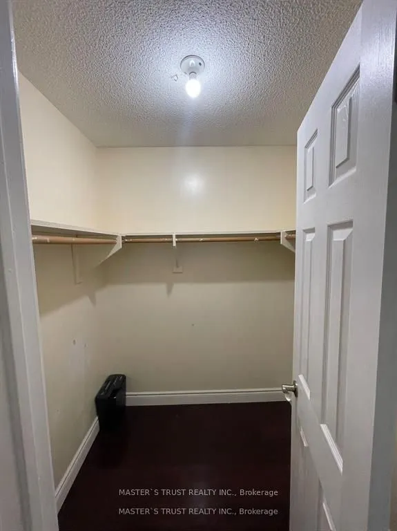 5019 Guildwood