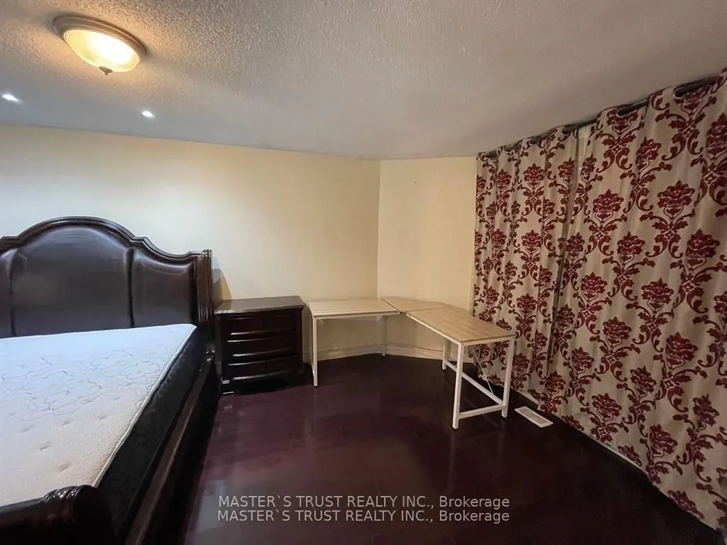 5019 Guildwood