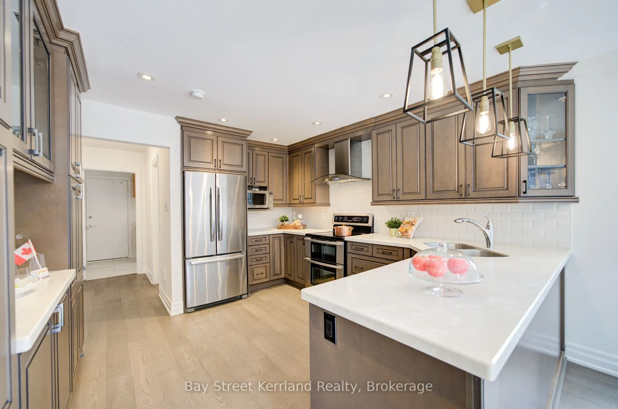 423 Golden Oak Drive