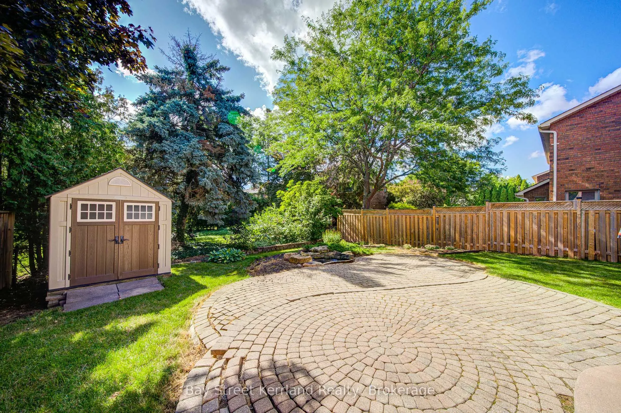 423 Golden Oak Drive