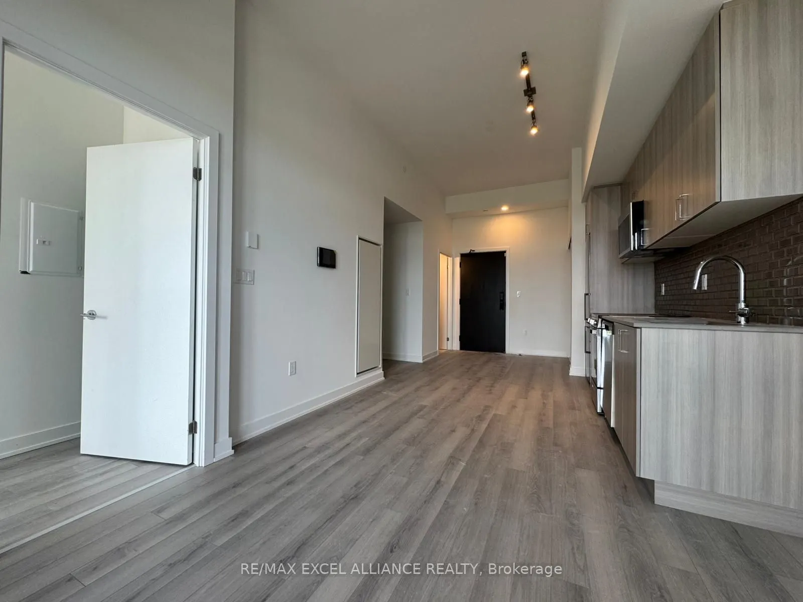 1005 Dundas Street E, #723