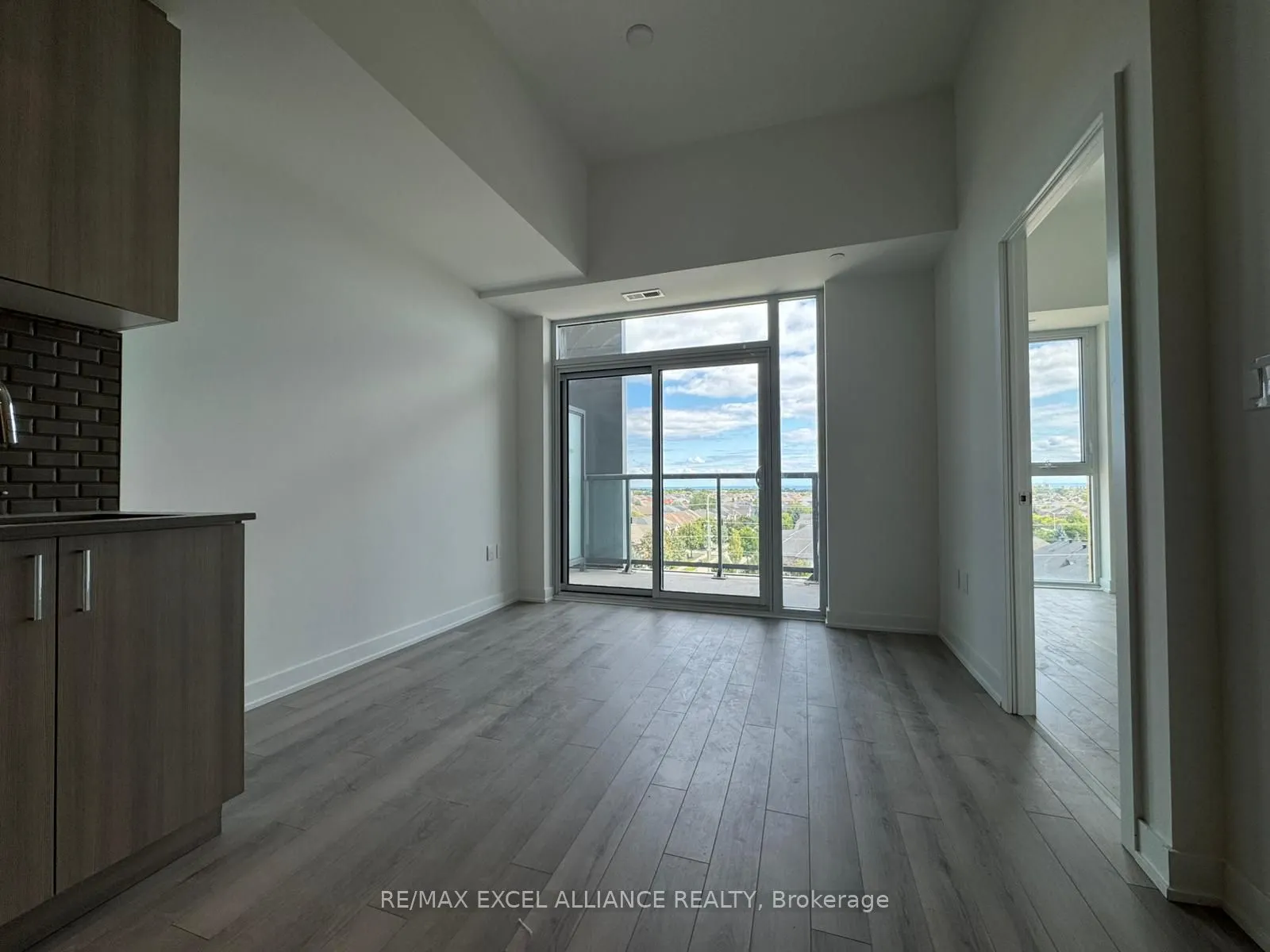 1005 Dundas Street E, #723