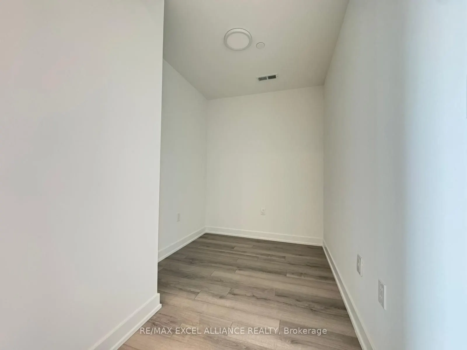1005 Dundas Street E, #723