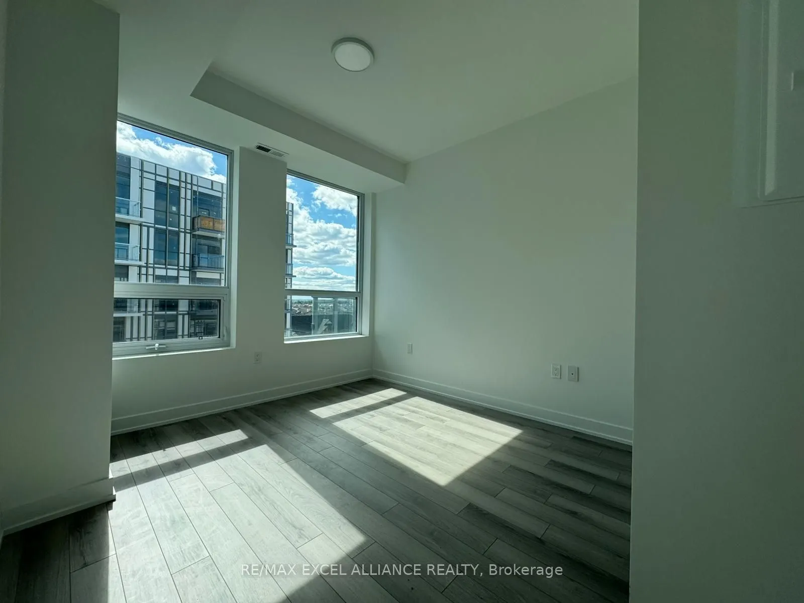 1005 Dundas Street E, #708