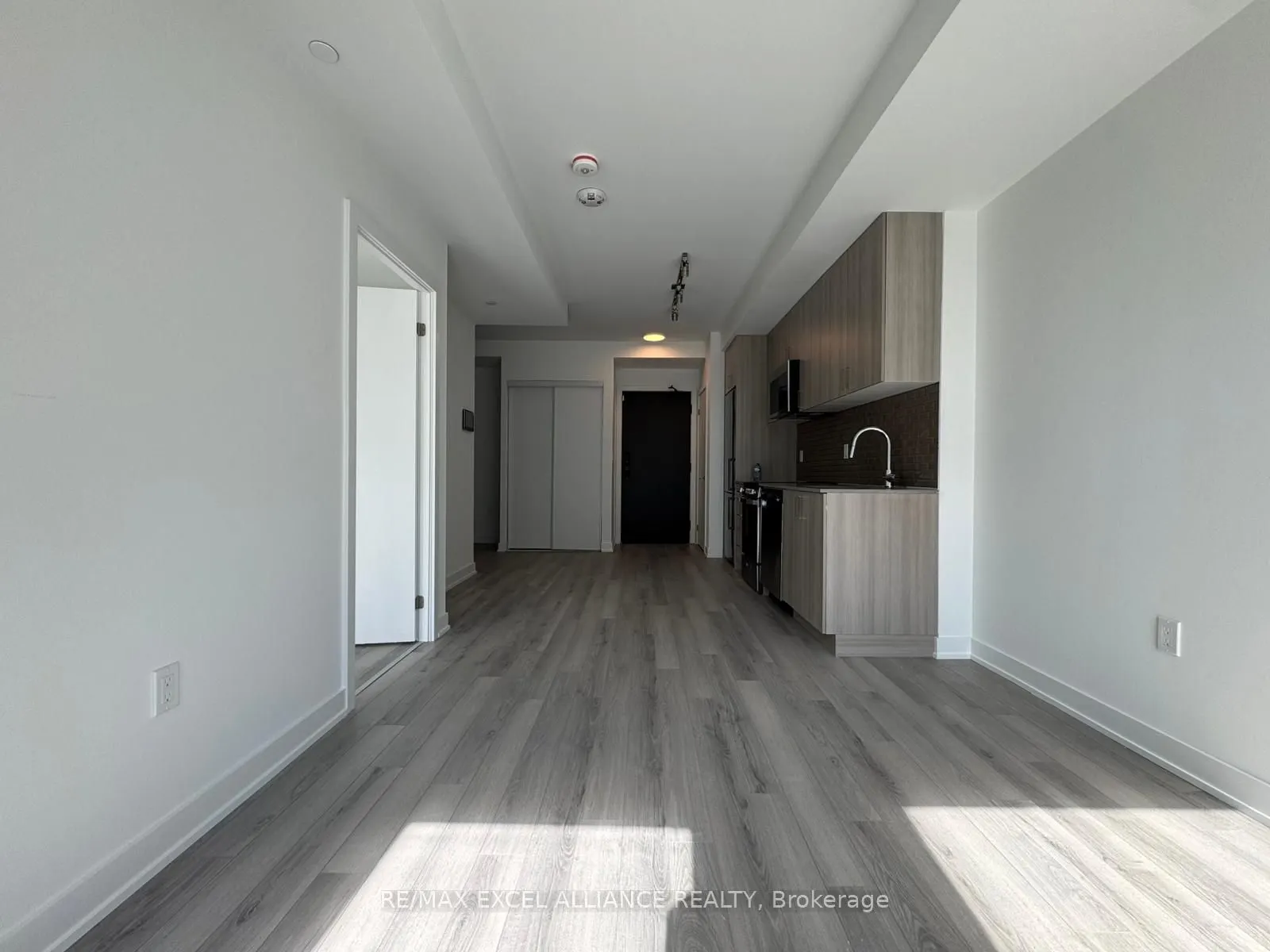 1005 Dundas Street E, #708