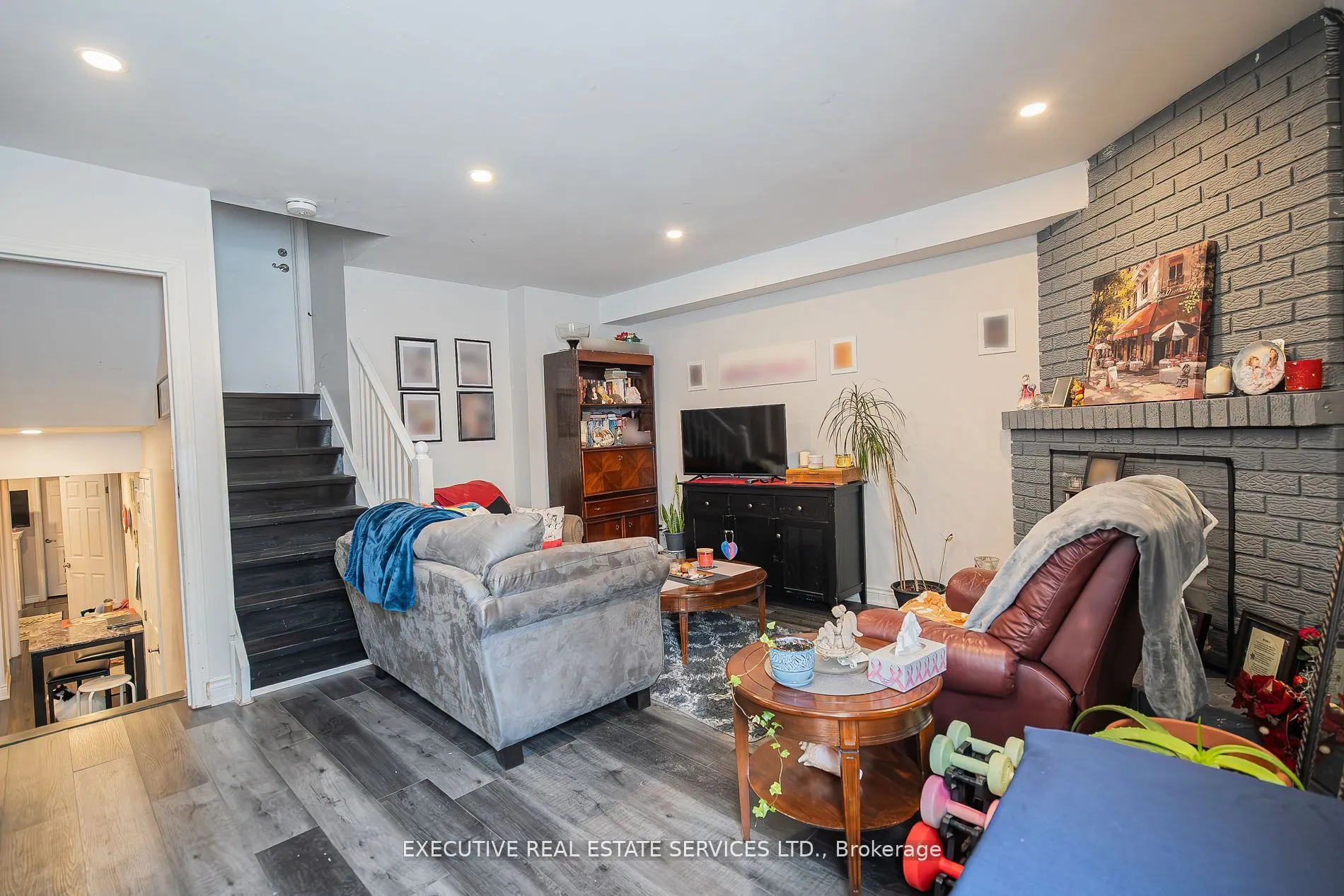 4 Simmons Boulevard