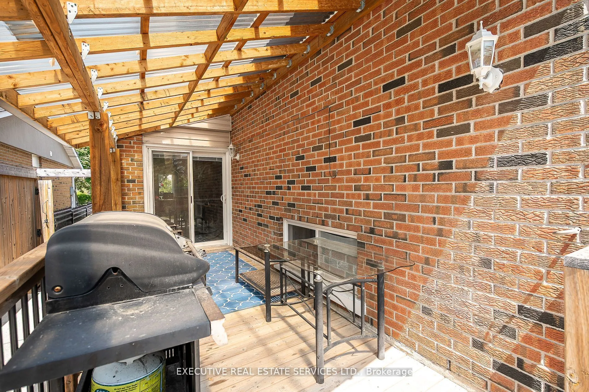 4 Simmons Boulevard