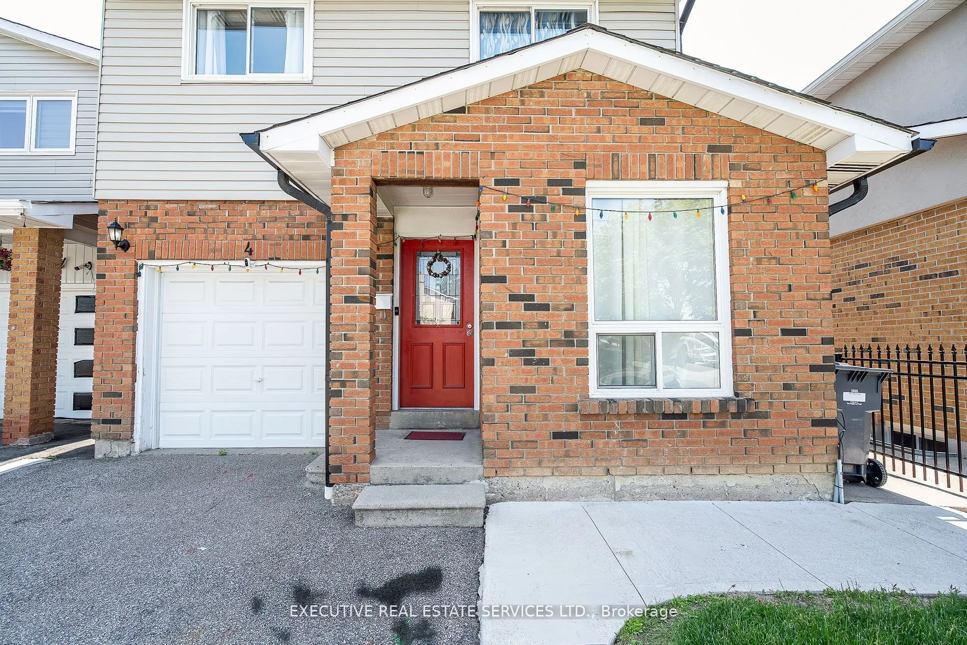 4 Simmons Boulevard